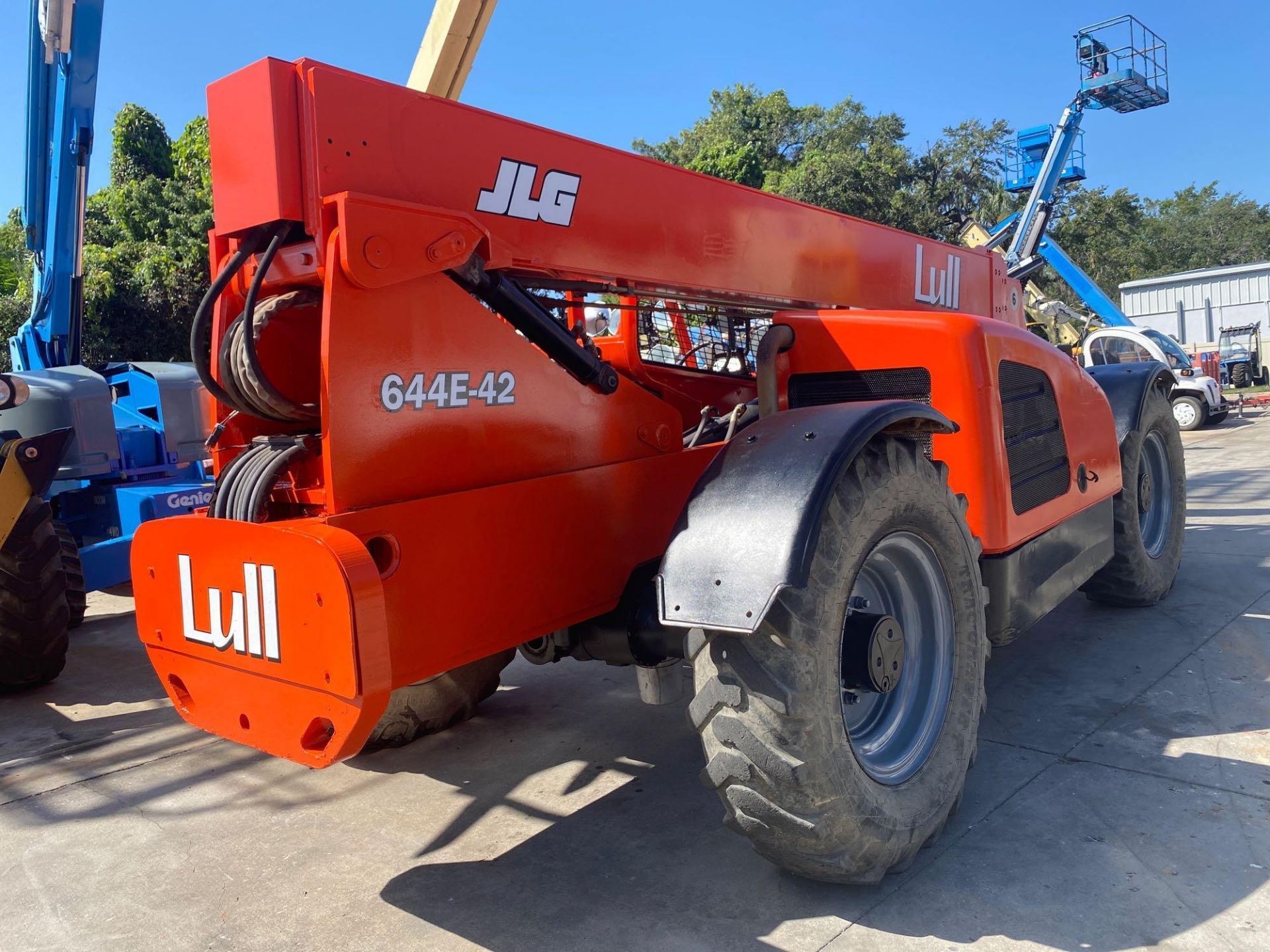 2007 JLG LULL TELESCOPIC FORKLIFT, TOUGH TERRAIN, MODEL 644E-42, 2,810 HOURS SHOWING, DIESEL, RUNS A - Image 7 of 19