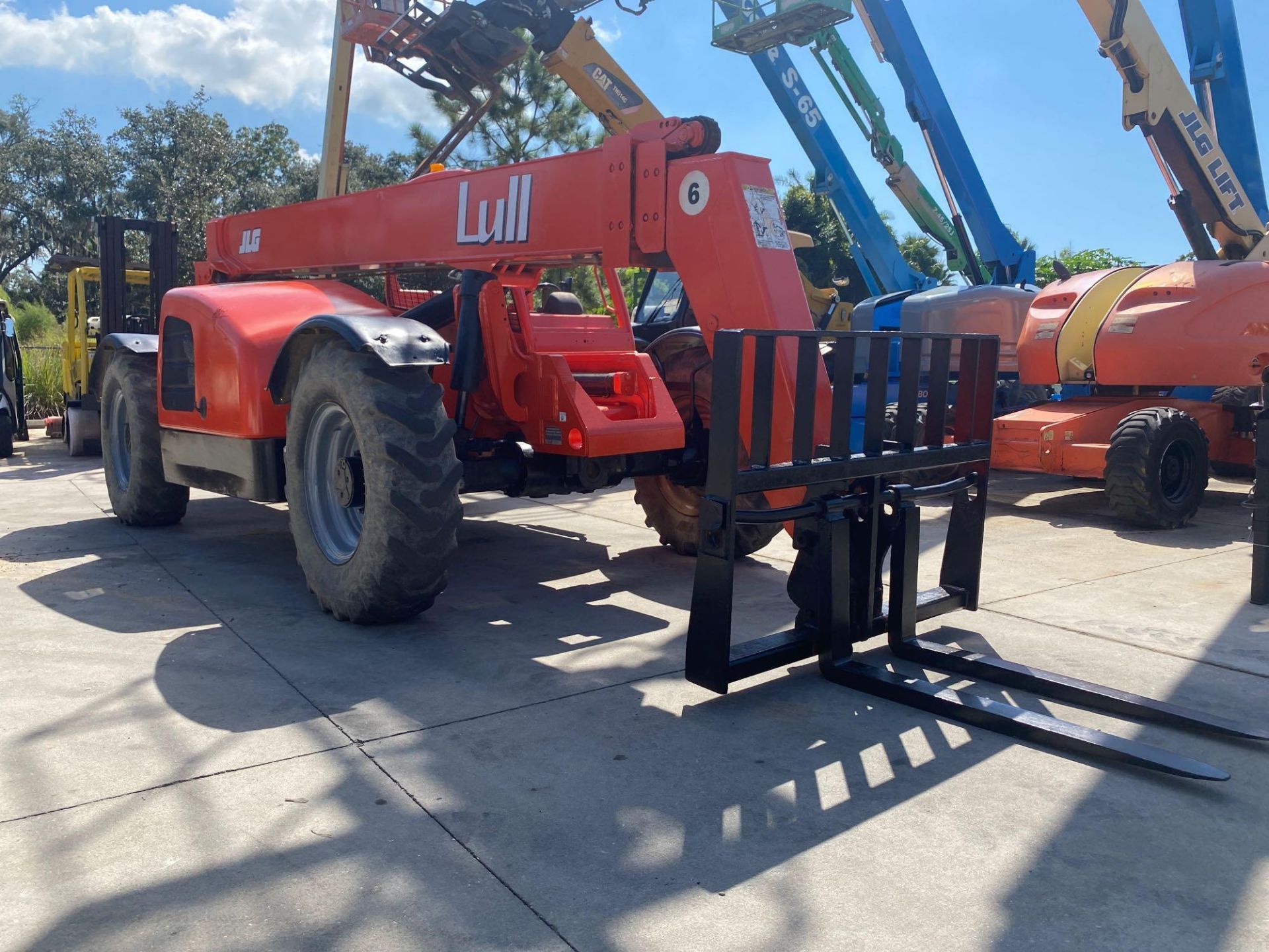 2007 JLG LULL TELESCOPIC FORKLIFT, TOUGH TERRAIN, MODEL 644E-42, 2,810 HOURS SHOWING, DIESEL, RUNS A - Image 11 of 19