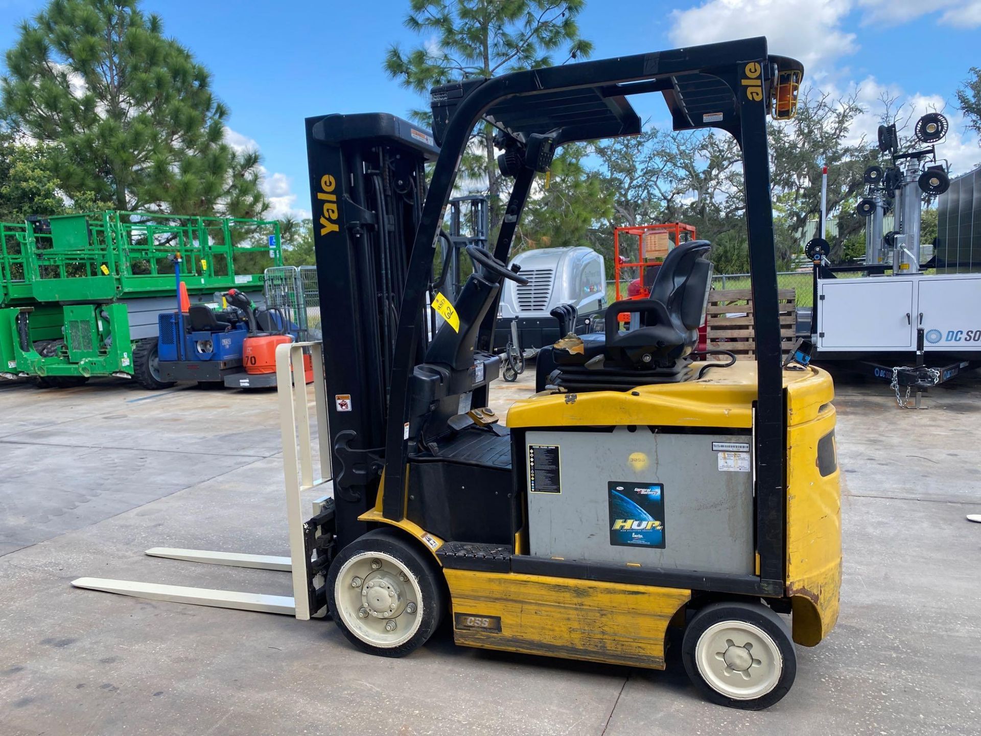 2015 YALE ELECTRIC FORKLIFT MODEL ERC050, 5,000 LB CAPACITY, 200.8" HEIGHT CAP, TILT, SIDE SHIFT