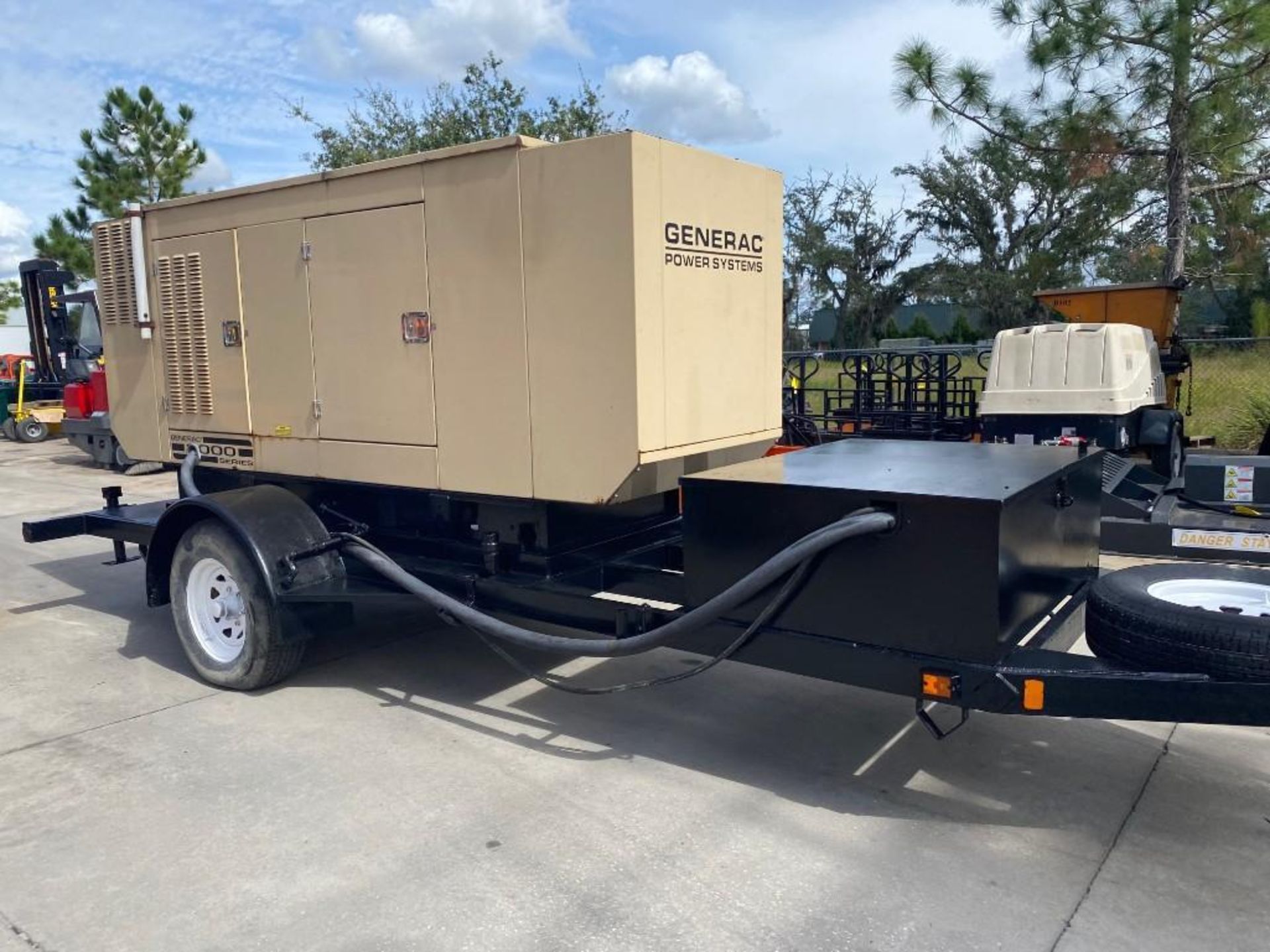 GENERAC TRAILER MOUNTED DIESEL GENERATOR, 50KW/63KVA, 120/240 V, CLEAN MACHINE, RUNS & OPERATES - Image 5 of 15