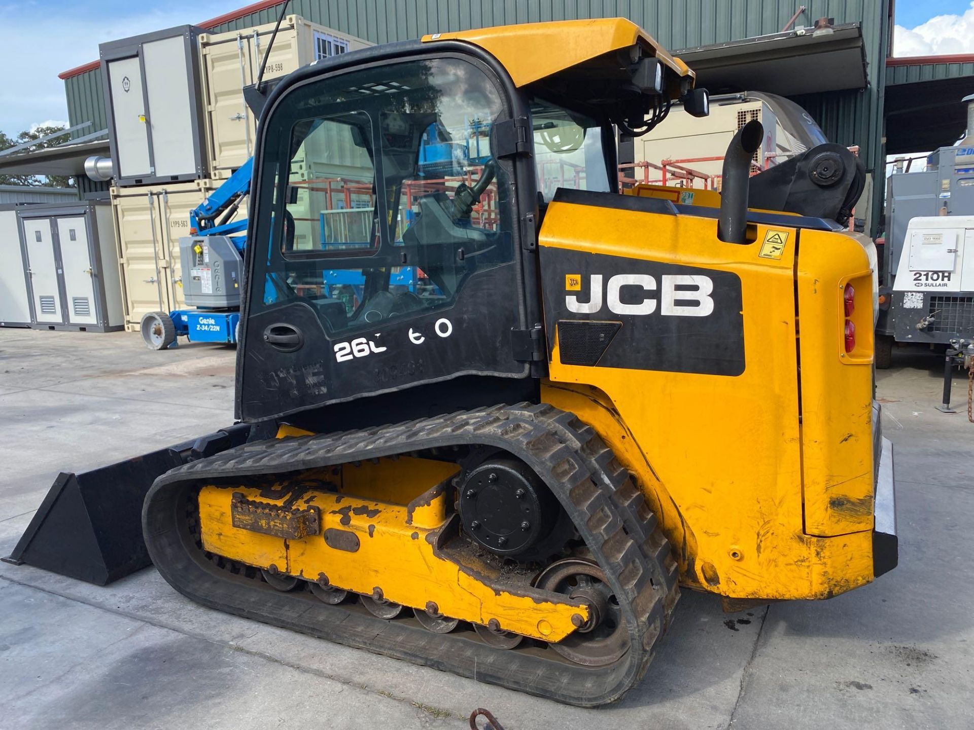 2018 JCB 260T POWER BOOM TRACKED SKID STEER, 84" BUCKET ATTACHMENT INCLUDED, ENCLOSED CAB, HEAT & Ac - Image 6 of 11