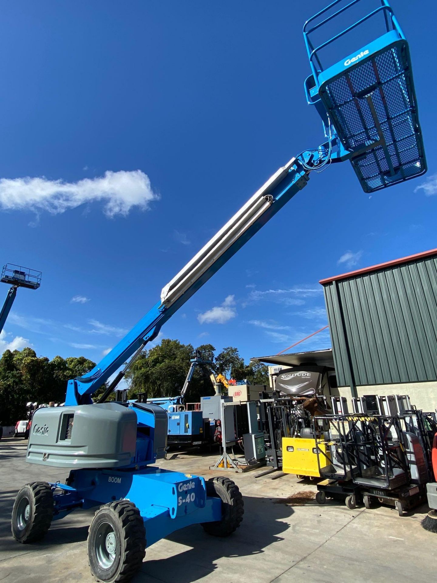 GENIE S-40 DIESEL BOOM LIFT, 4x4, 40' PLATFORM HEIGHT, RUNS AND OPERATES - Image 9 of 18