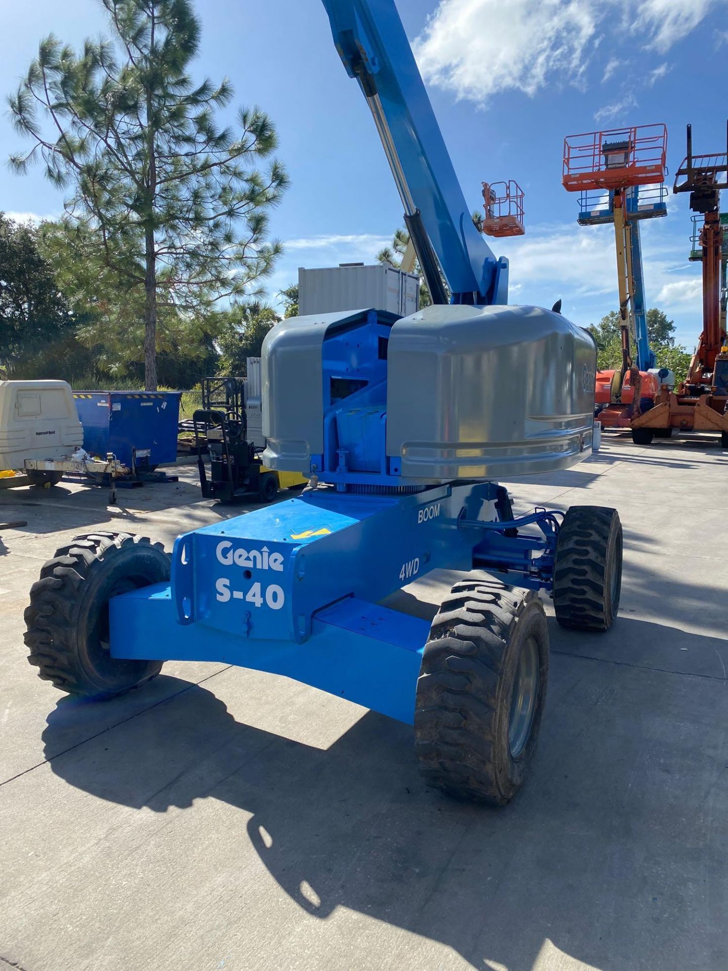 GENIE S-40 DIESEL BOOM LIFT, 4x4, 40' PLATFORM HEIGHT, RUNS AND OPERATES - Image 7 of 18