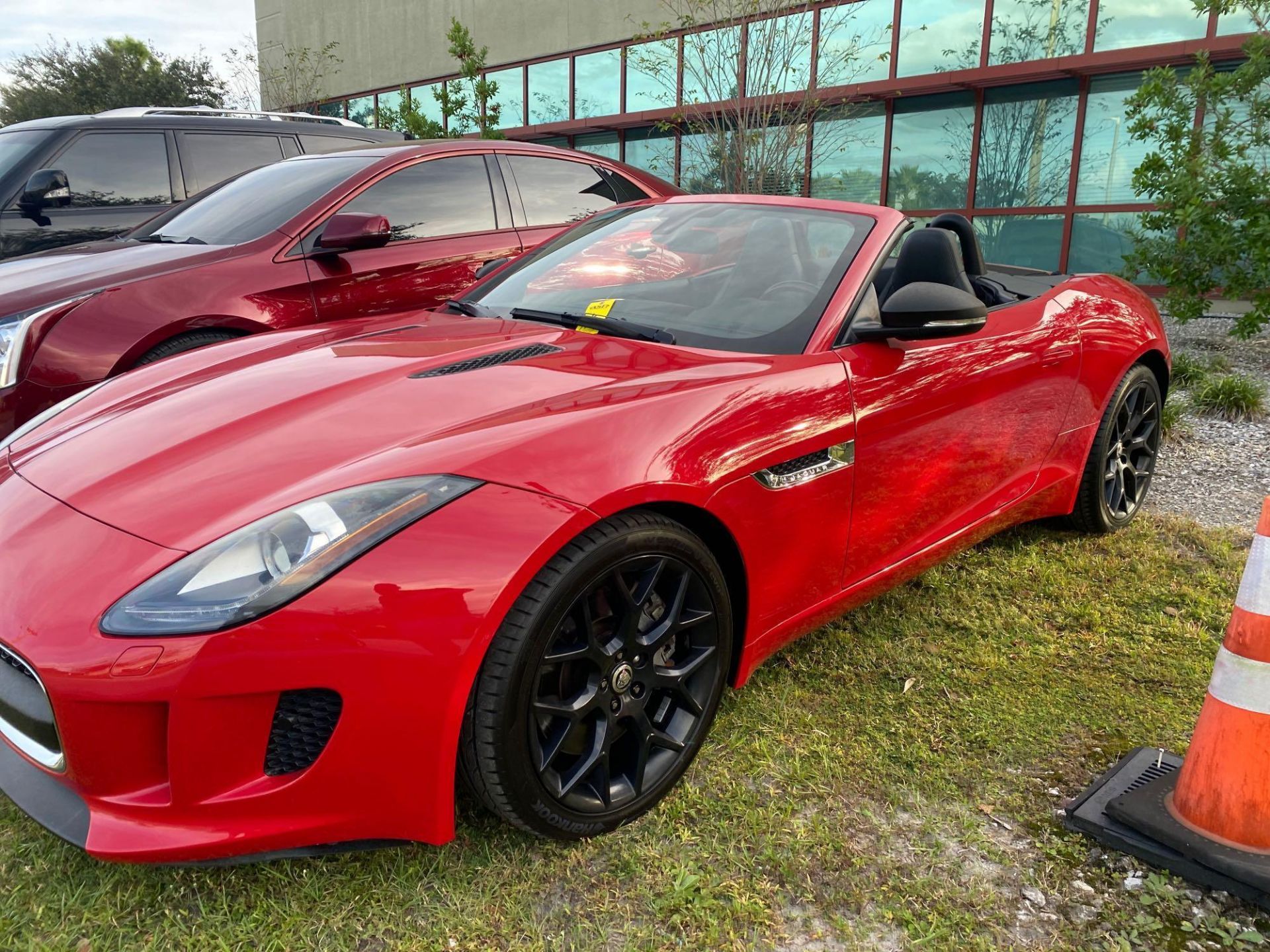 2014 JAGUAR F-TYPE CONVERTIBLE 2-DR, 3.0L V6 DOHC 24V. VEHICLE STARTS, RUNS AND DRIVES - Image 13 of 19