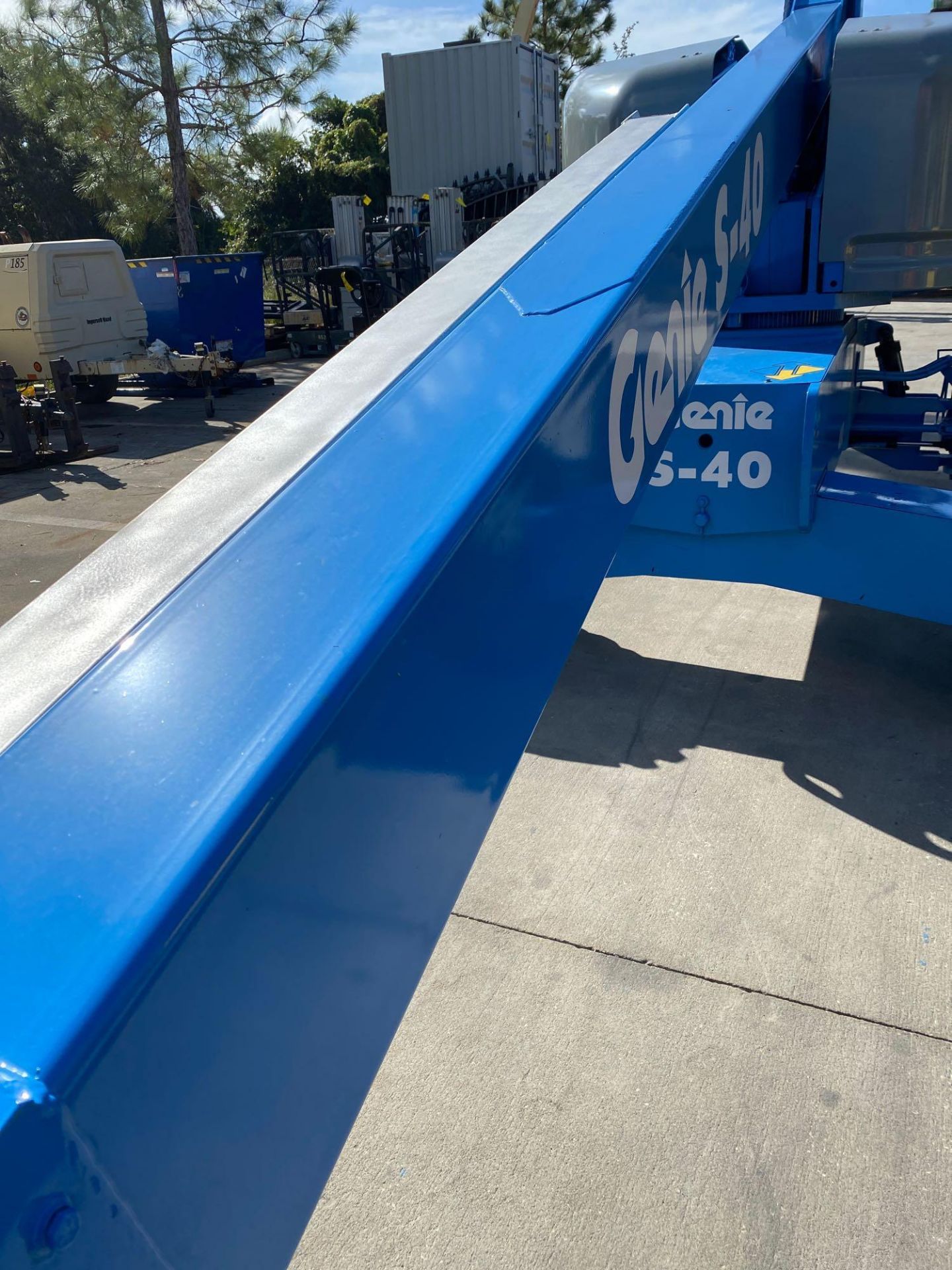 GENIE S-40 DIESEL BOOM LIFT, 4x4, 40' PLATFORM HEIGHT, RUNS AND OPERATES - Image 17 of 18
