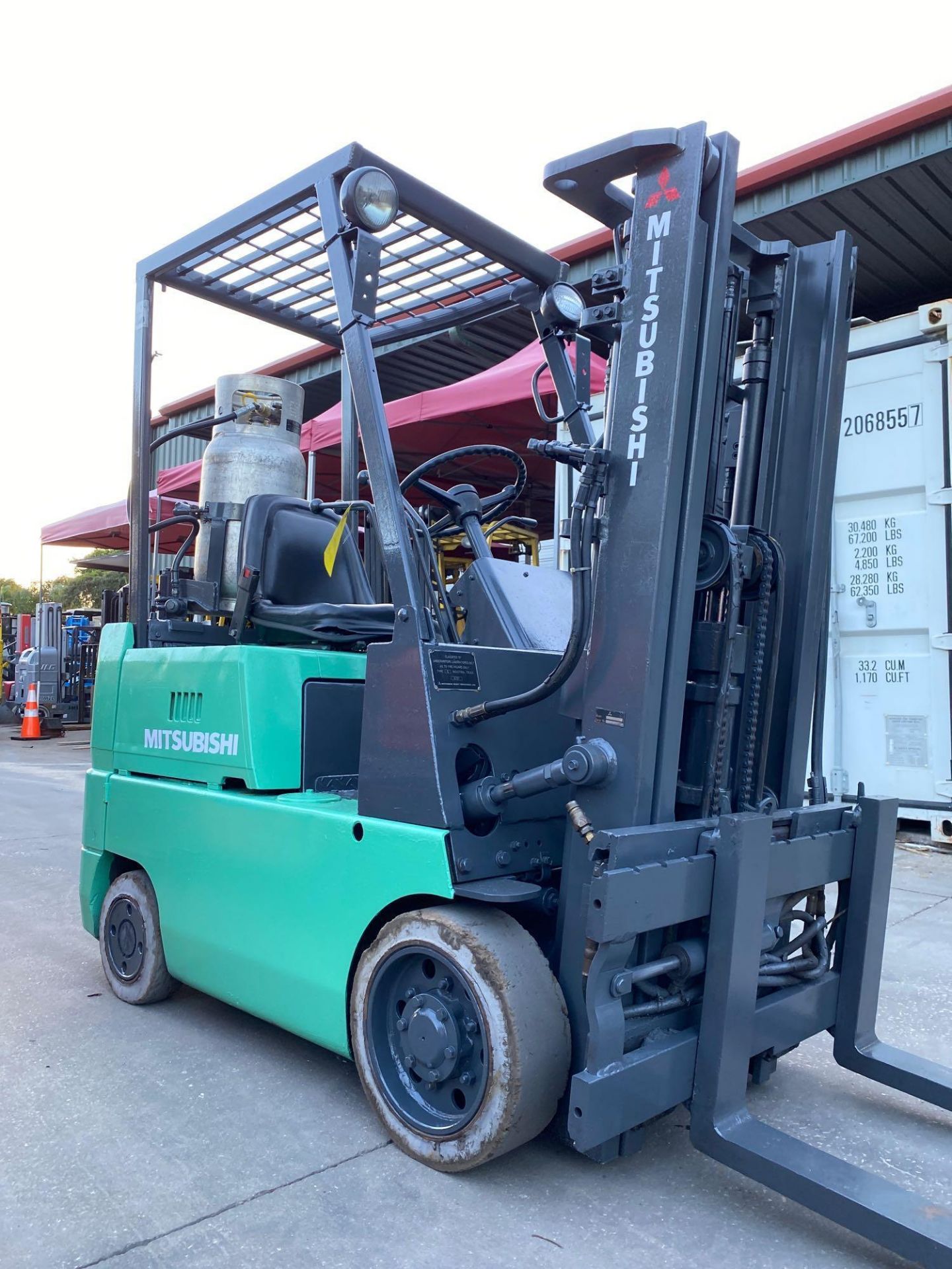 MITSUBISHI LP FORKLIFT MODEL FGC15, 3,000 LB CAPACITY, 130/136" HEIGHT CAPACITY, TILT, SIDE SHIFT - Image 3 of 10