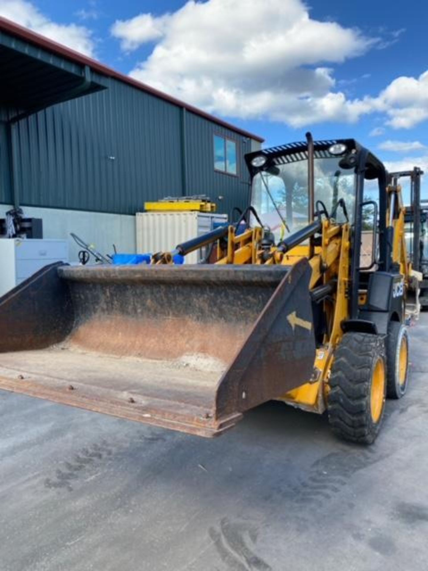 2014 JCB 1CX DIESEL SKID STEER/LOADER WITH 4-IN-1 BUCKET AND JCB BACKHOE, AUX. HYDRAULICS - Image 4 of 10