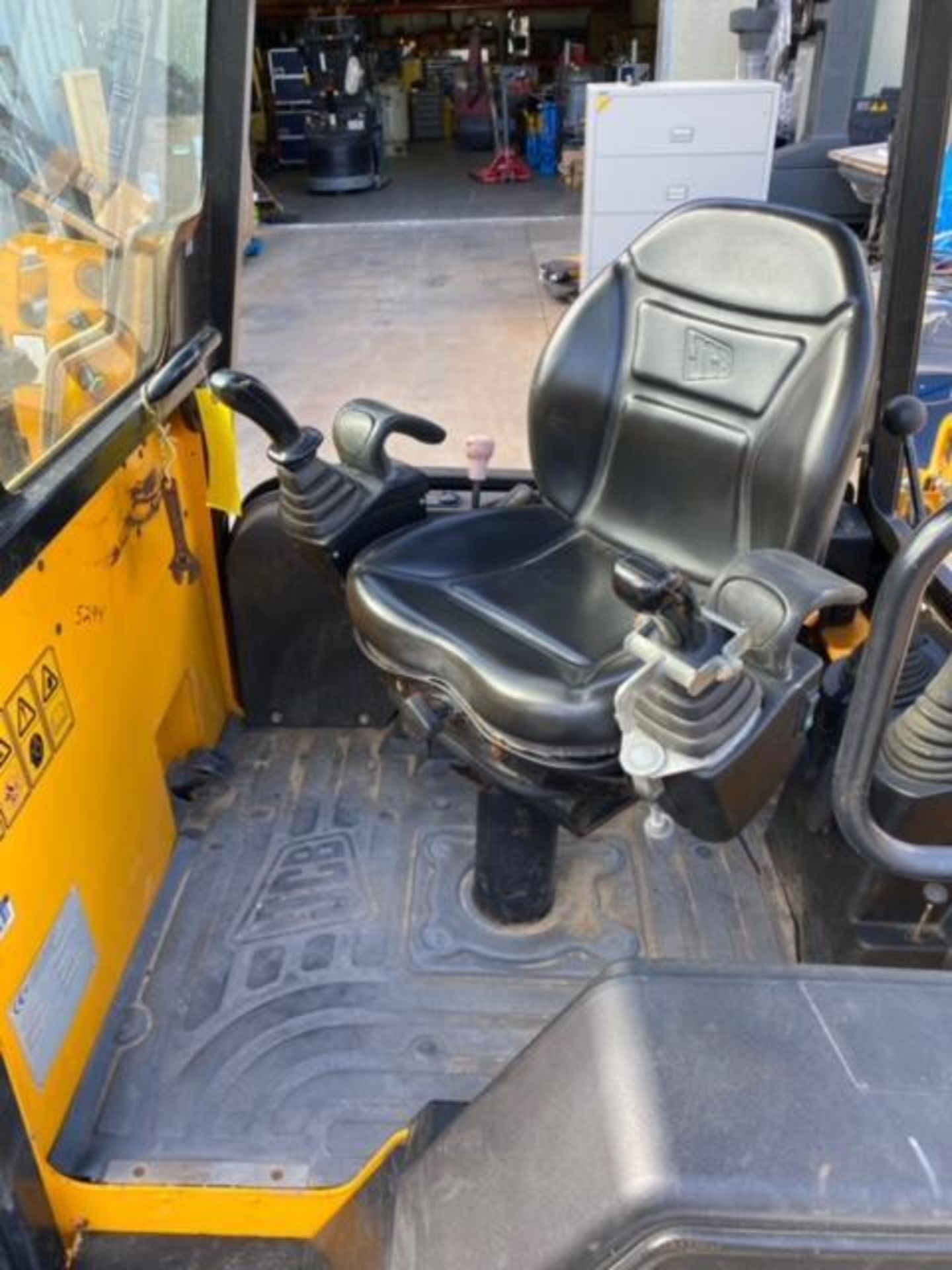 2014 JCB 1CX DIESEL SKID STEER/LOADER WITH 4-IN-1 BUCKET AND JCB BACKHOE, AUX. HYDRAULICS - Image 5 of 10