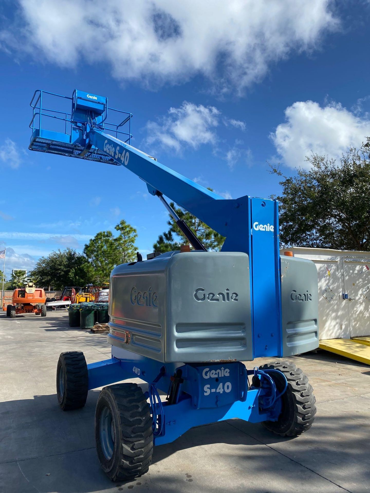 GENIE S-40 DIESEL BOOM LIFT, 4x4, 40' PLATFORM HEIGHT, RUNS AND OPERATES