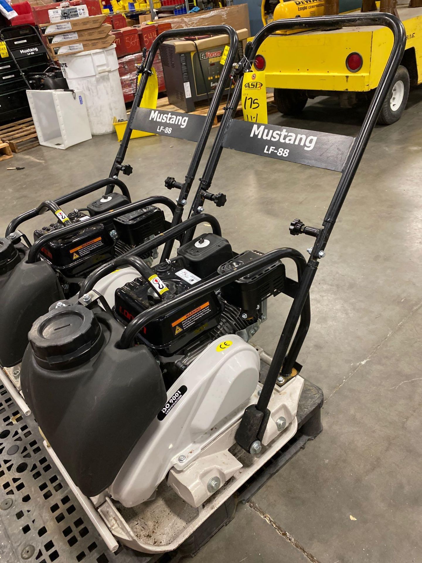 UNUSED MUSTANG LF-88 GAS POWERED PLATE COMPACTOR