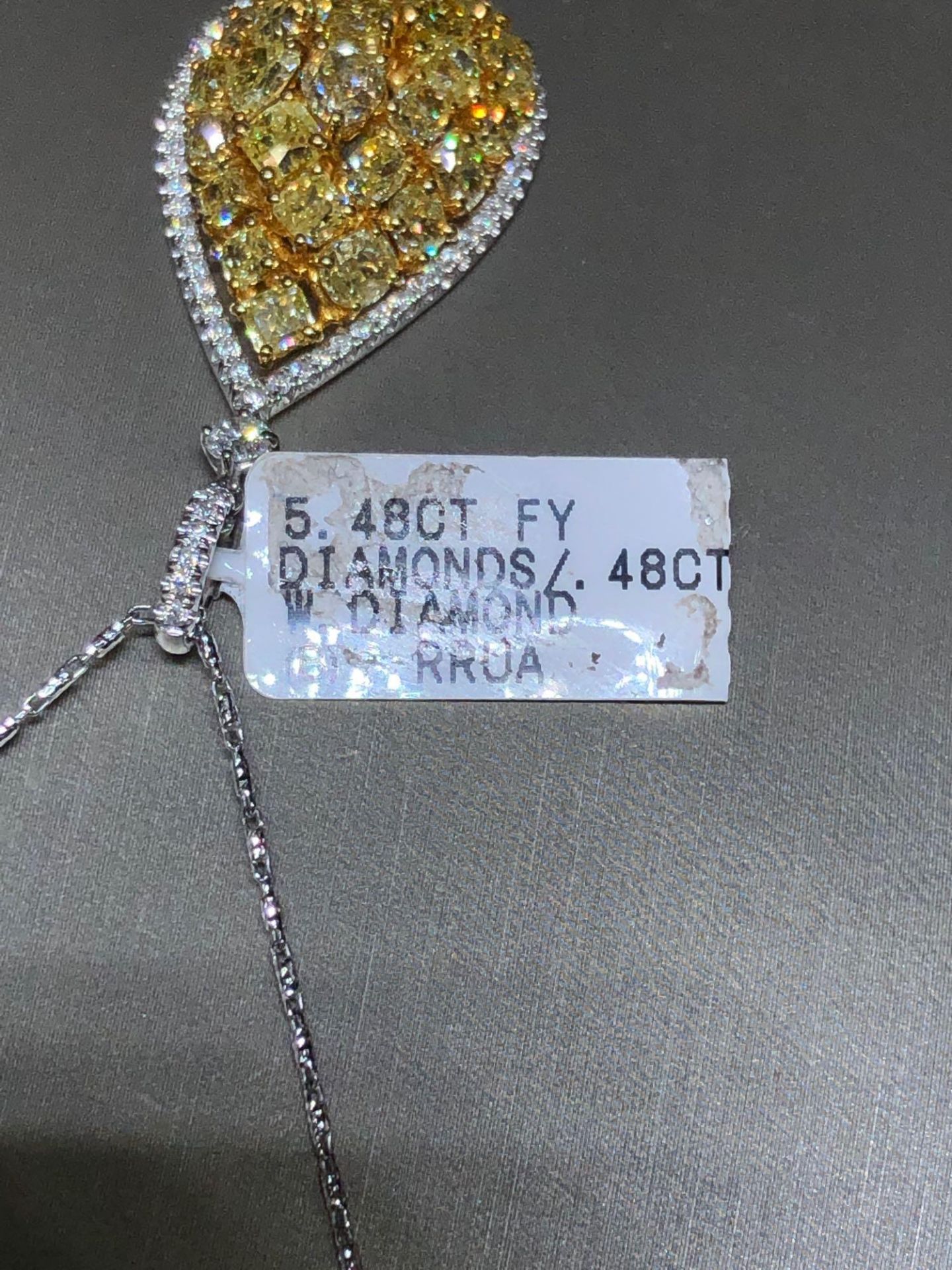 ONE OF A KIND YELLOW AND WHITE DIAMOND NECKLACE. 5.48CT FANCY YELLOW DIAMONDS AND .48CT WHITE DIAMON - Image 3 of 4