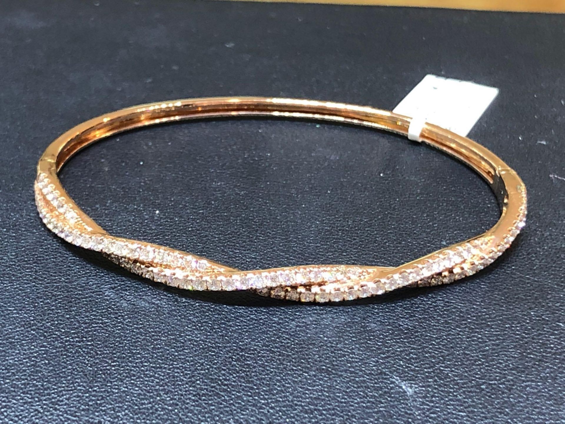 1.54CT DIAMOND BANGLE BRACELET 14KT ROSE GOLD - Image 2 of 4