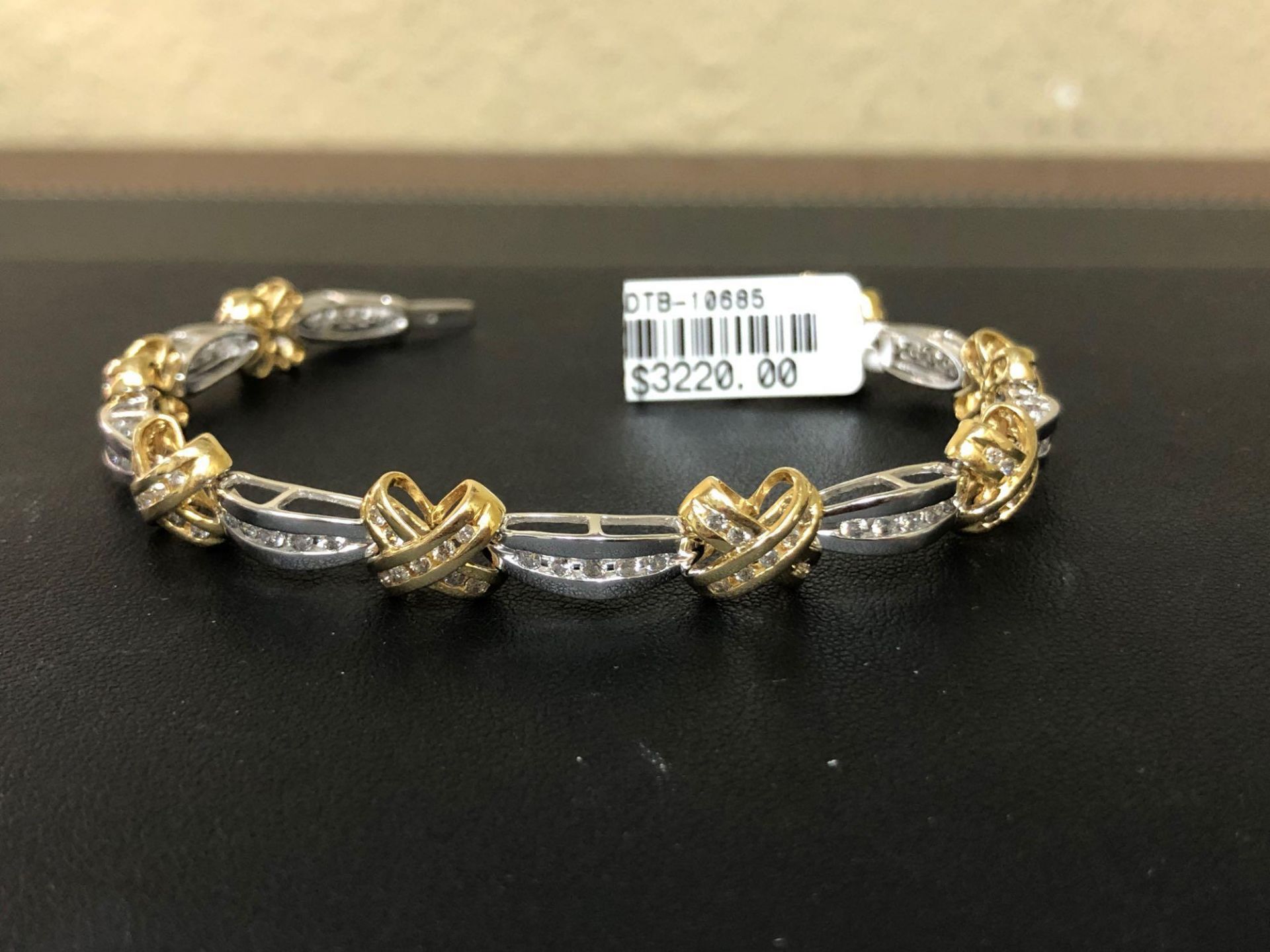 1.70CT ESTATE DIAMOND BRACELET 14KT TWO TONE - Image 2 of 4