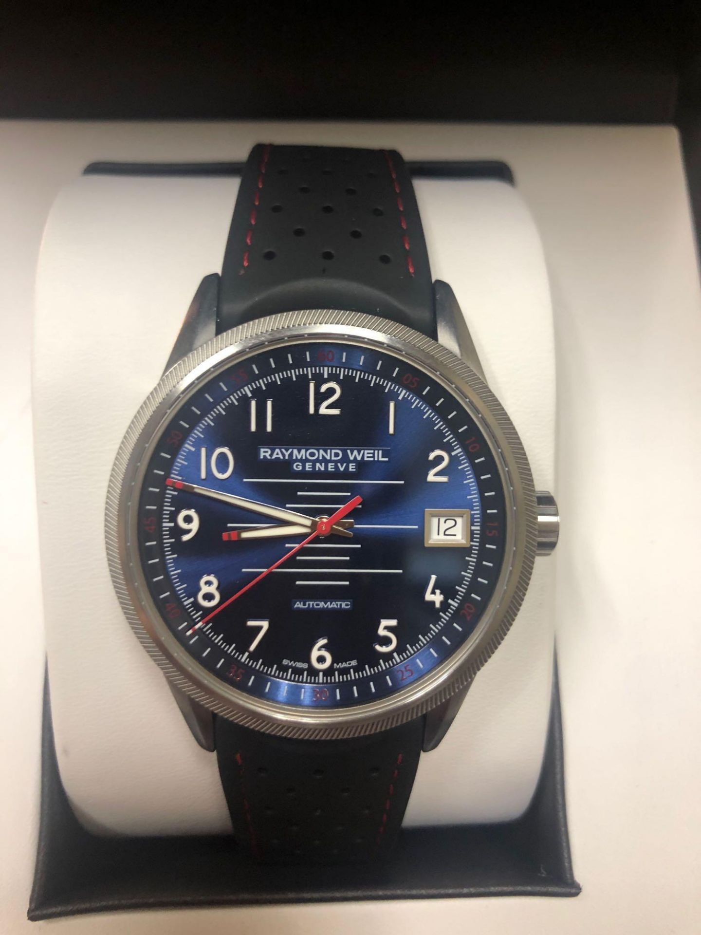 RAYMOND WEIL FREELANCER WITH BLUE DIAL AND BLACK RUBBER STRAP