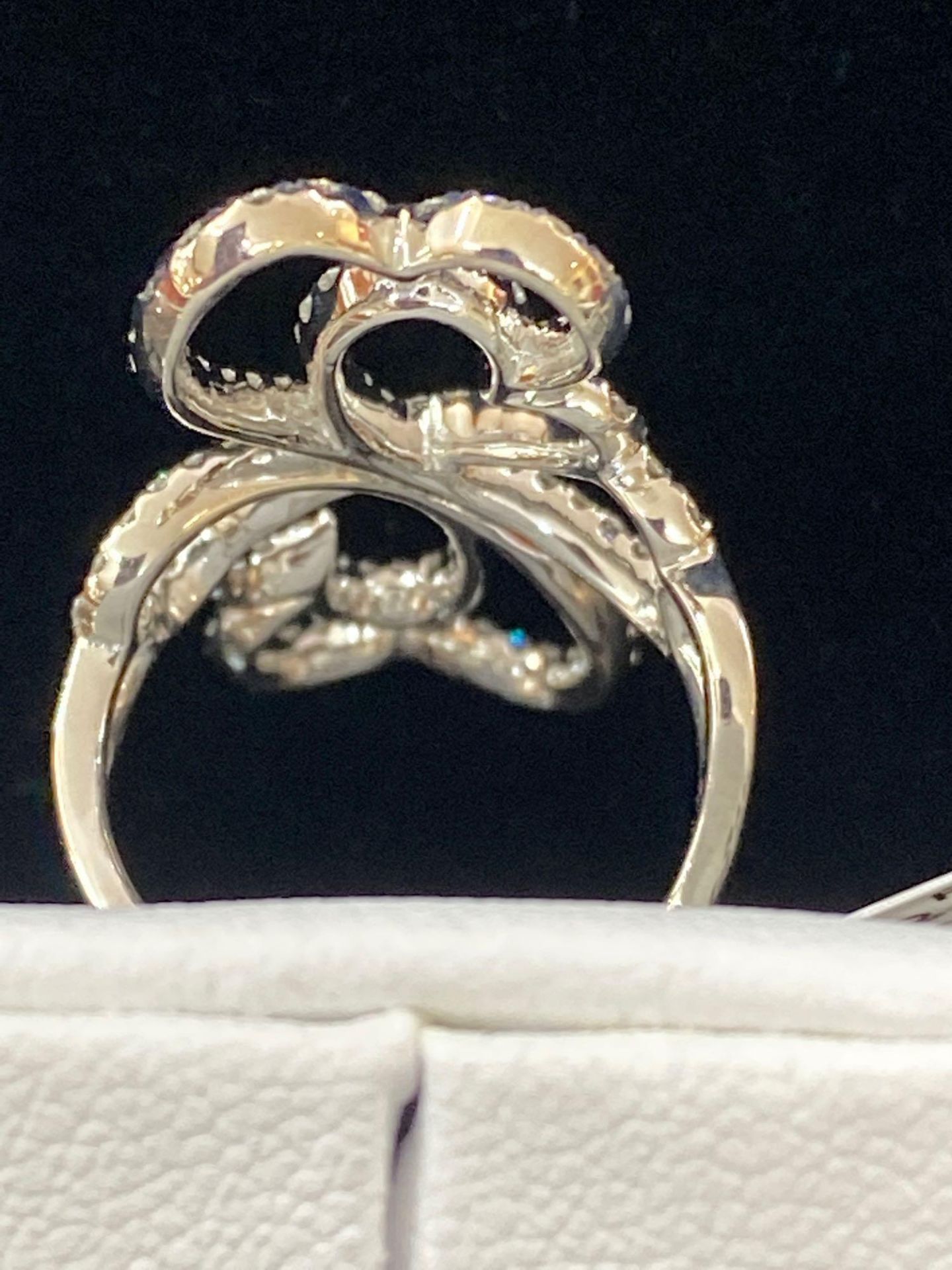 1.17CT DIAMOND HEART RING 18K - Image 3 of 5