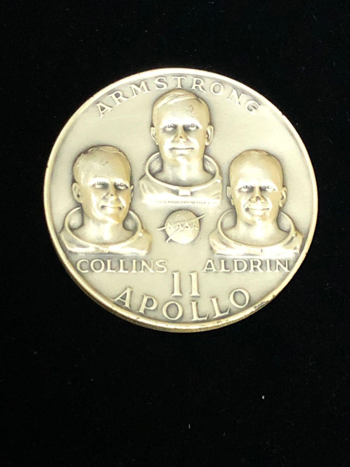 999 FINE SILVER APOLLO 11 COLLECTOR COIN 4.74OZT