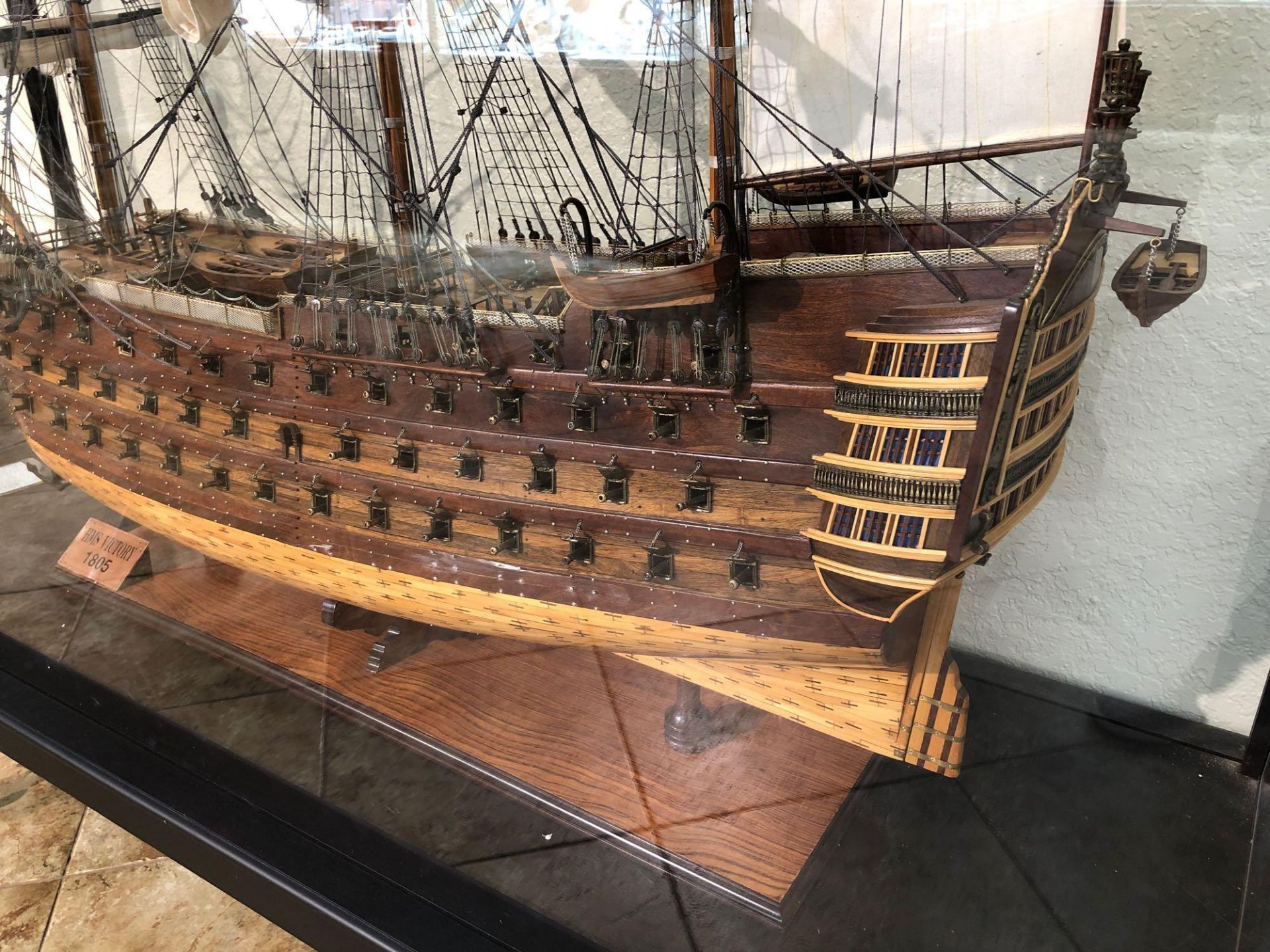 HMS VICTORY WOODEN MODEL SHIP IN PLEXIGLASS ENCLOSED CASE. APPROX 65"WIDE X 22" DEEP X 76" TALL - Image 3 of 6