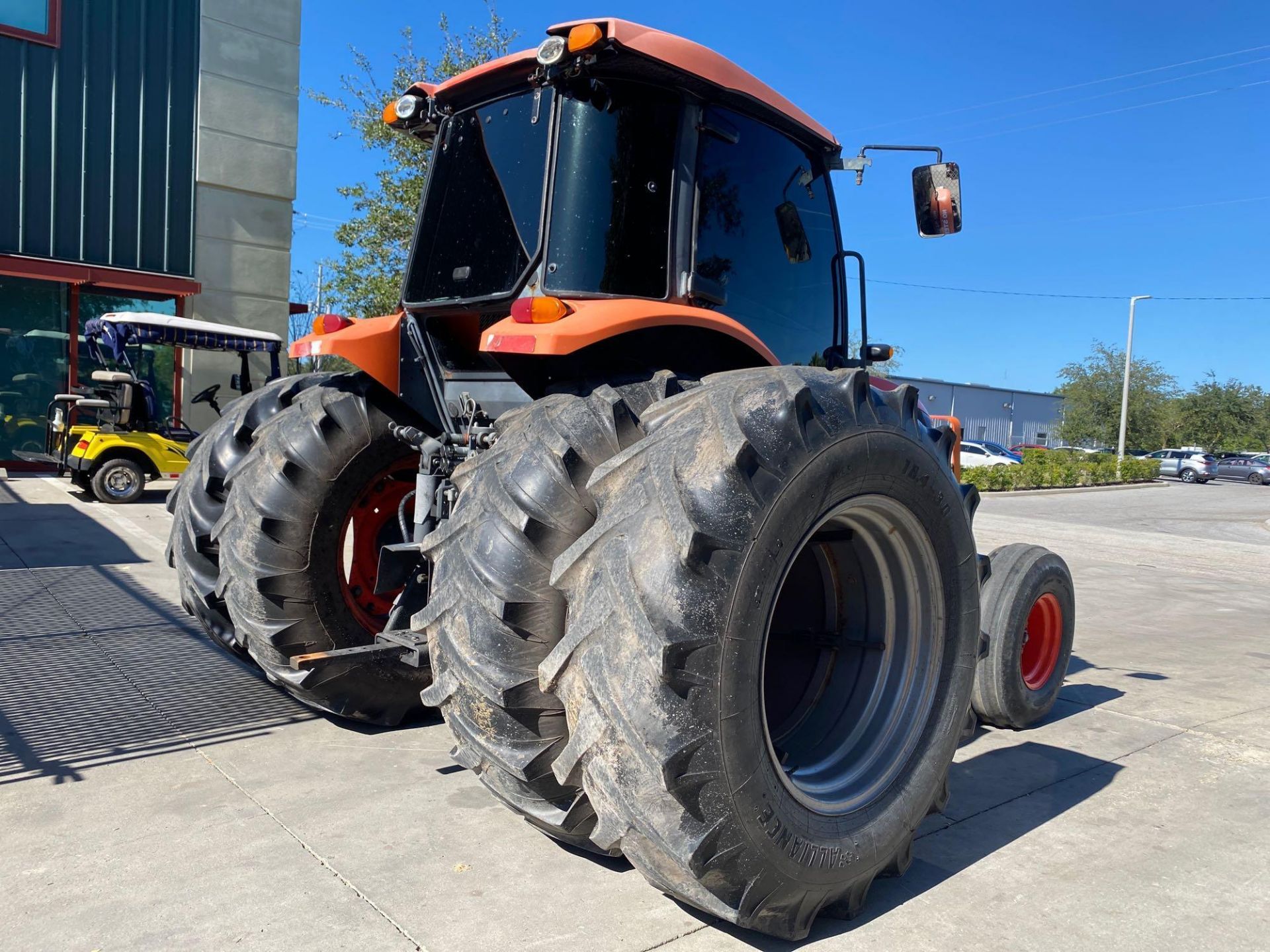 2012 KUBOTA M9960 DIESEL TRACTOR, DUAL REAR WHEELS, ENCLOSED CAB, HEAT, A/C BLOWS COLD - Image 16 of 44