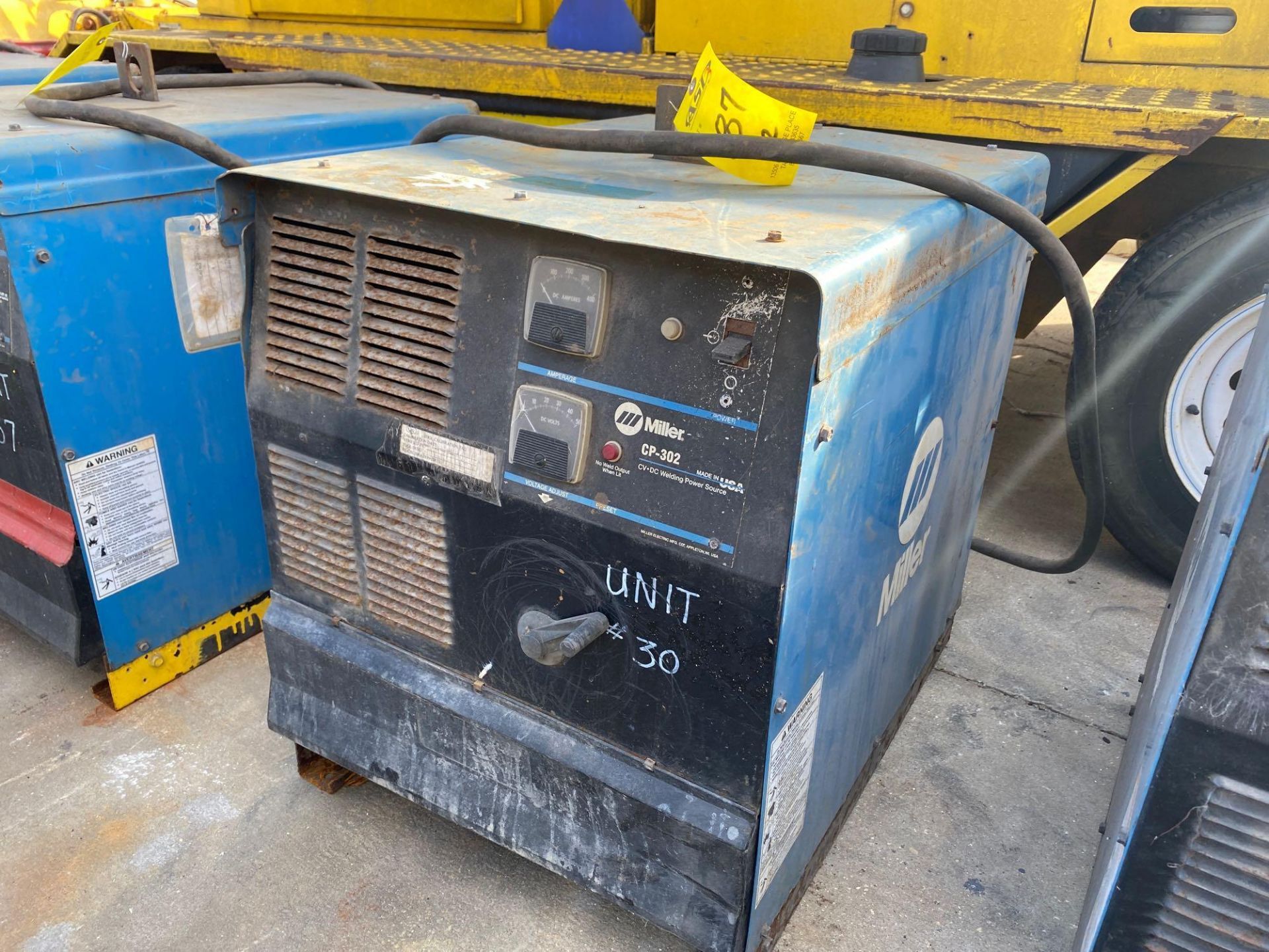 MILLER CP-302 CV DC WELDING POWER SOURCE - Image 2 of 3