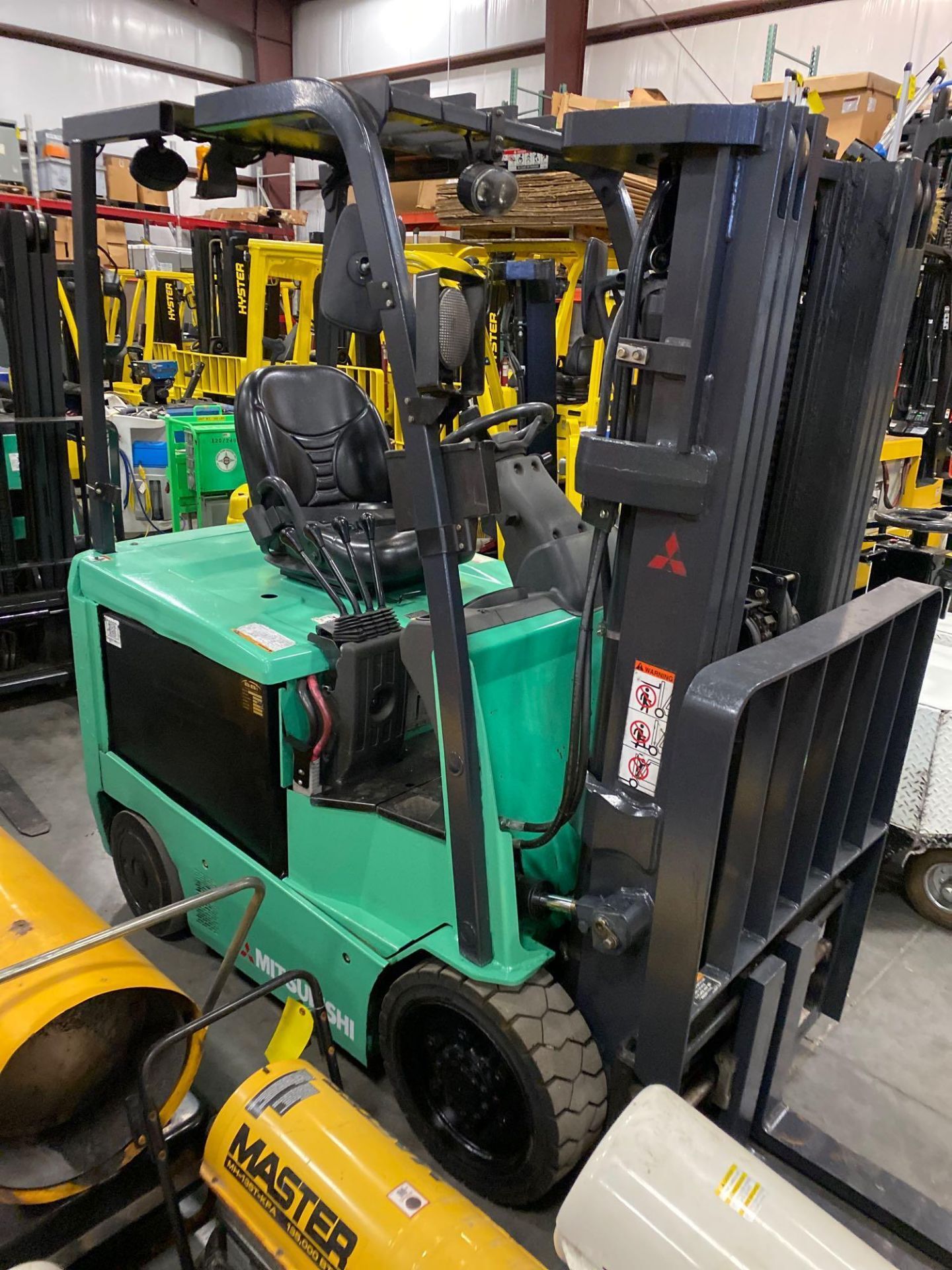 2015 MITSUBISHI FBC25N2 36V FORKLIFT, APPROX 4500LB CAPACITY, TILT, SIDESHIFT, HYDRAULIC FORK POSITI - Image 4 of 24