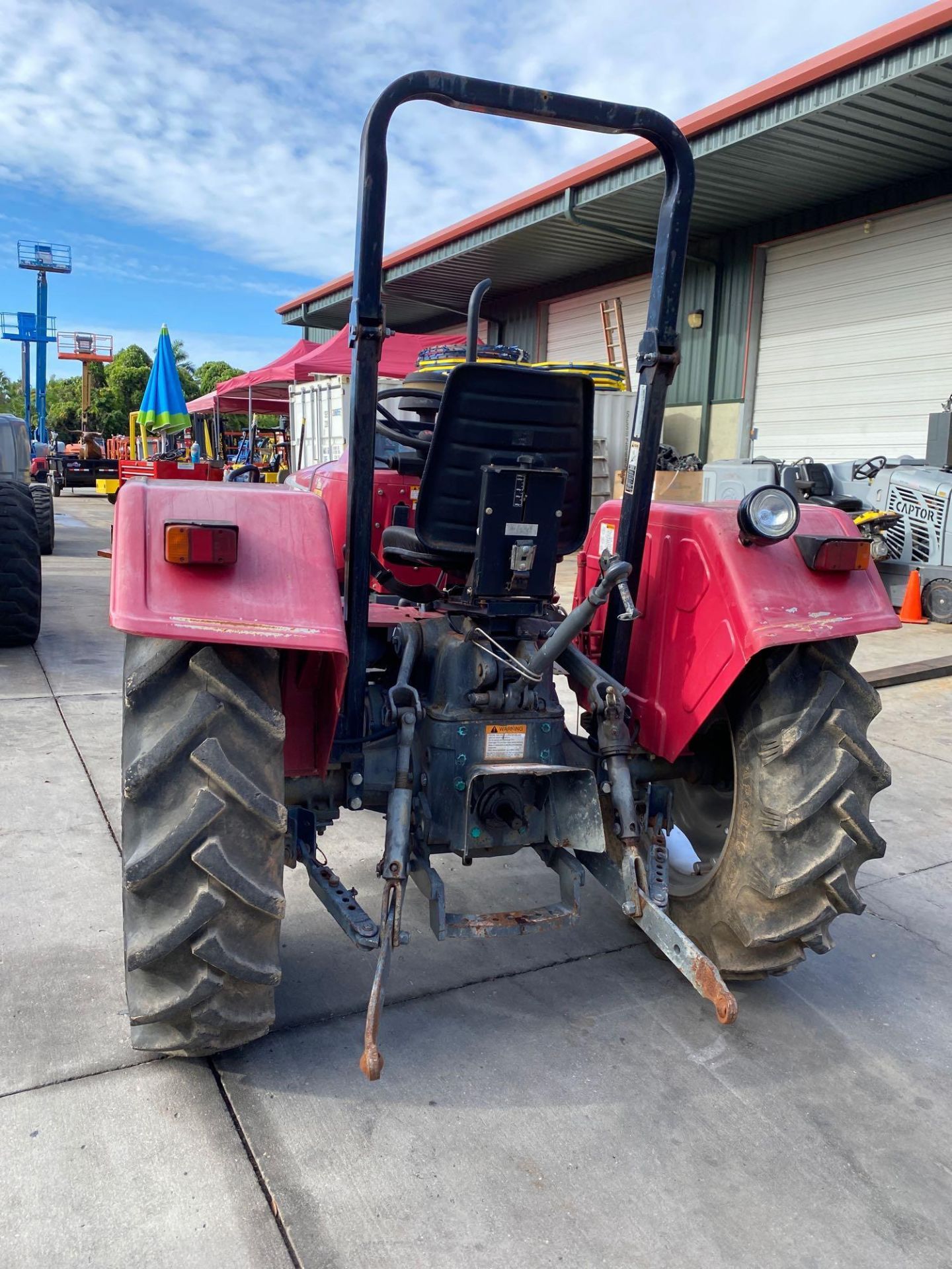 MAHINDRA 3325DI DIESEL TRACTOR, PTO, 3 POINT HITCH, RUNS AND DRIVES - Image 13 of 26