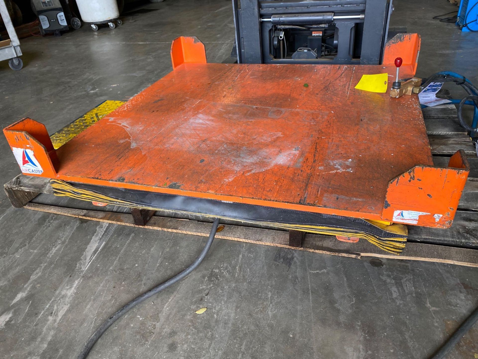 PNEUMATIC AIR CASTER LIFT TABLE 50"x50" - Image 10 of 10