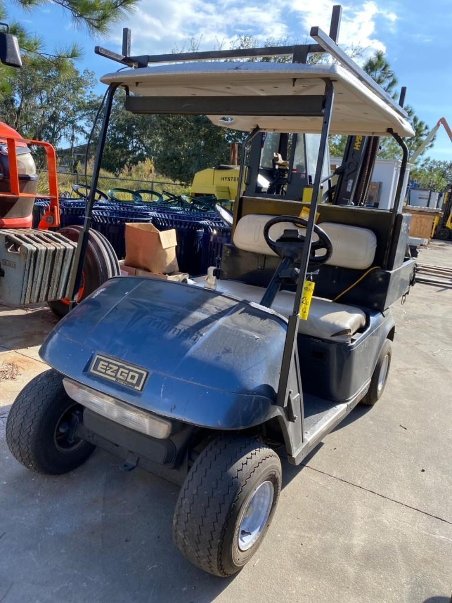 EZ-GO ELECTRIC GOLF CART, BATTERY CHARGER, RUNS AND DRIVES - Image 2 of 14