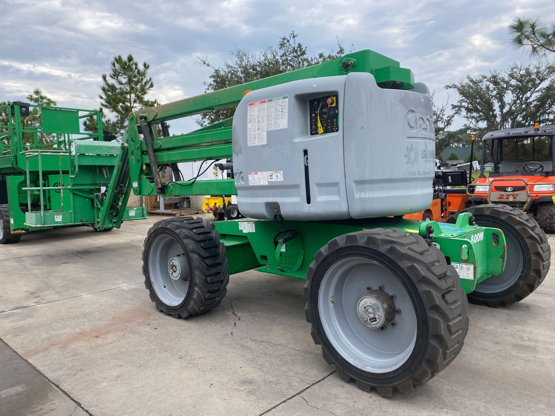 2012 GENIE Z45/25J ARTICULATING BOOM LIFT, 4x4, DUAL FUEL, 45' PLATFORM HEIGHT, 2,547 HOURS SHOWING - Image 8 of 30