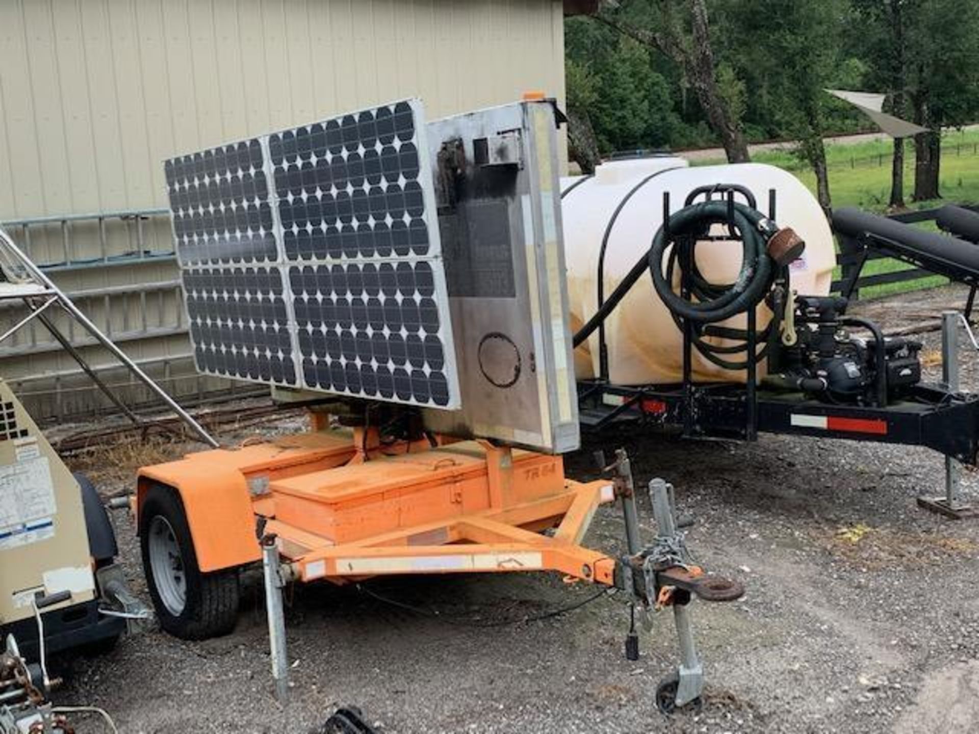 TRAILER MOUNTED TRAFFIC MESSAGE BOARD, RUNS & OPERATES - Image 2 of 6