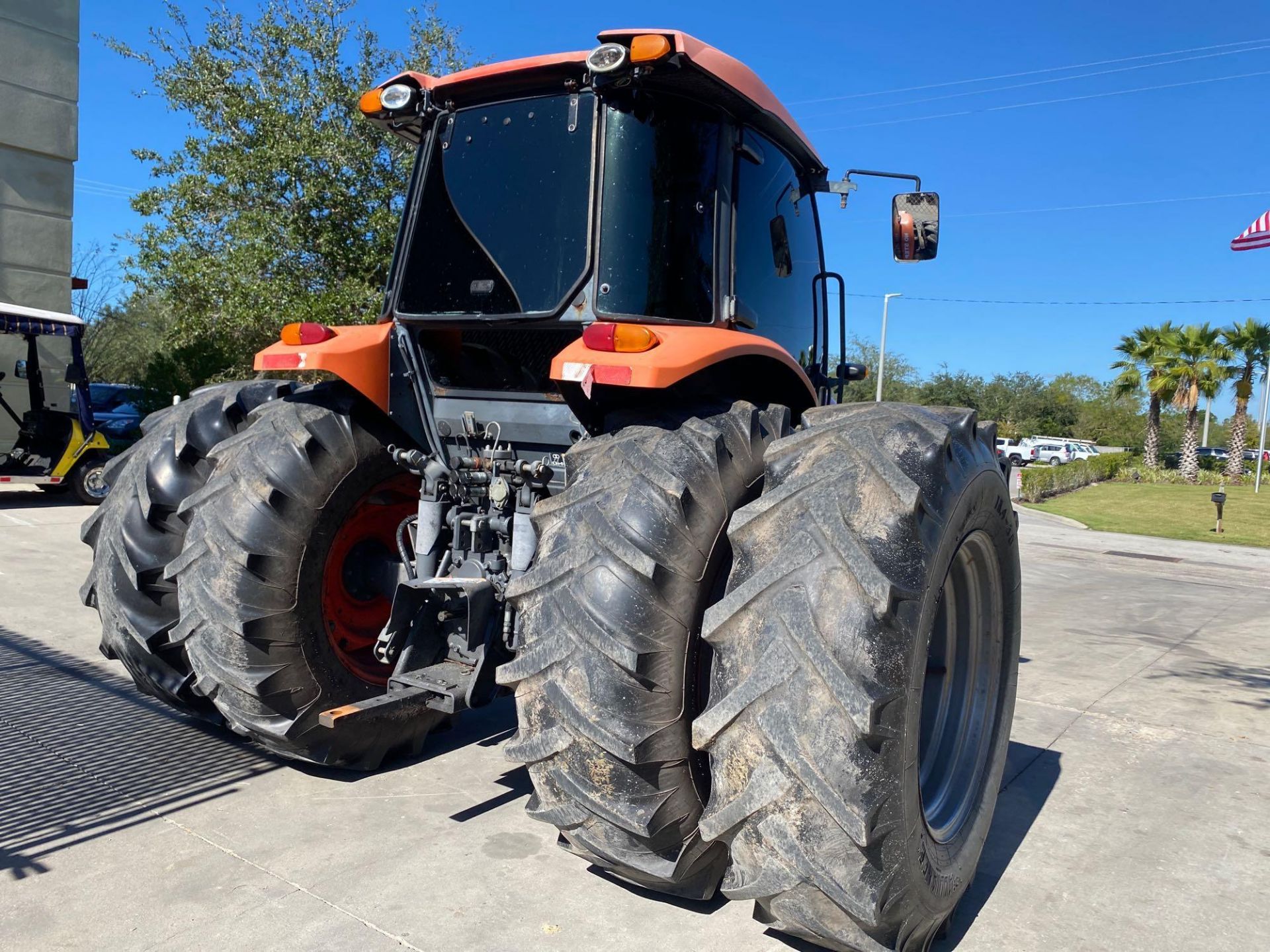 2012 KUBOTA M9960 DIESEL TRACTOR, DUAL REAR WHEELS, ENCLOSED CAB, HEAT, A/C BLOWS COLD - Image 17 of 44