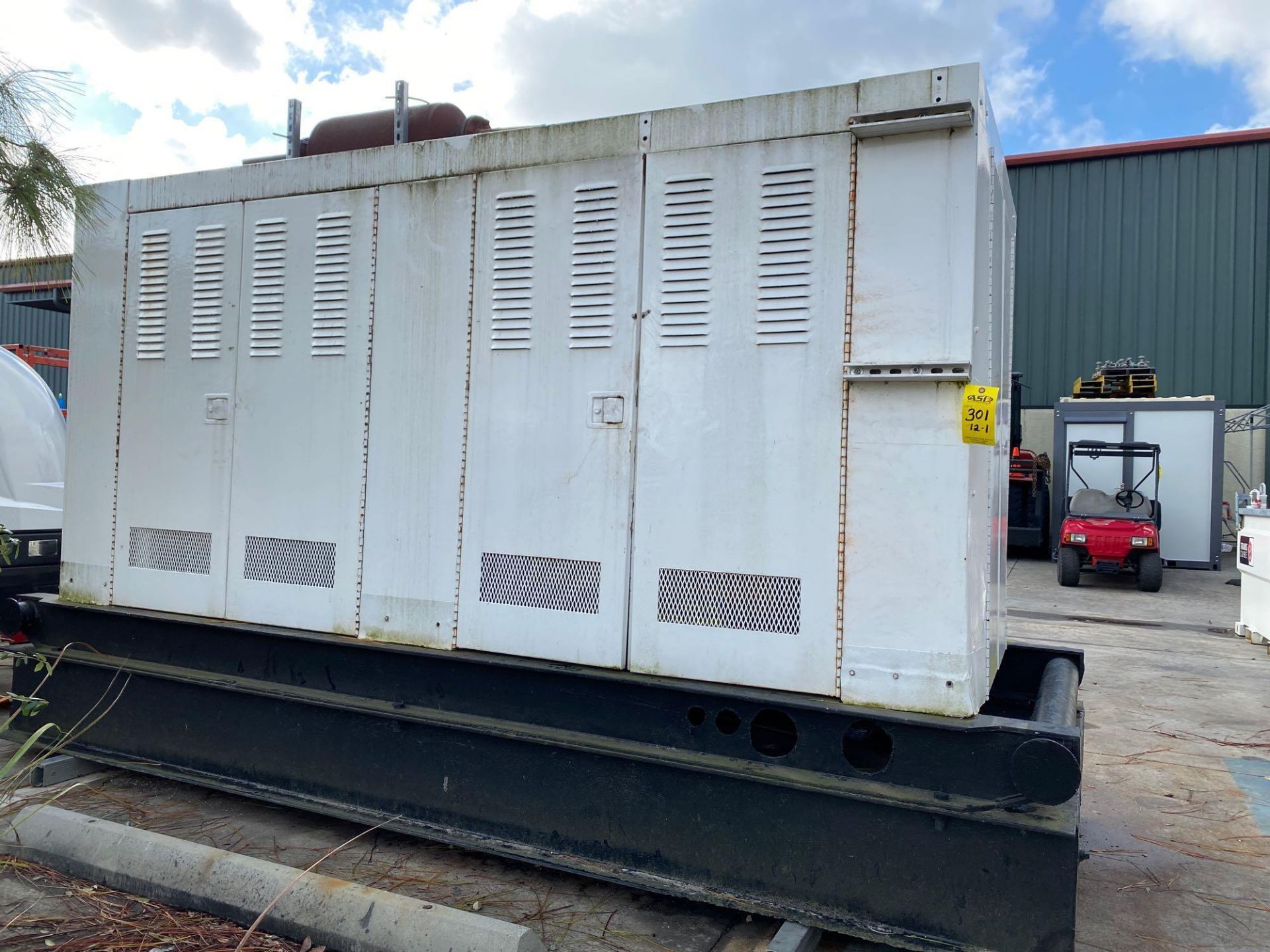 200KW/250KVA CATERPILLAR DIESEL GENERATOR, MODEL 3208, 594 HOURS SHOWING, RUNS & OPERATES - Image 10 of 32