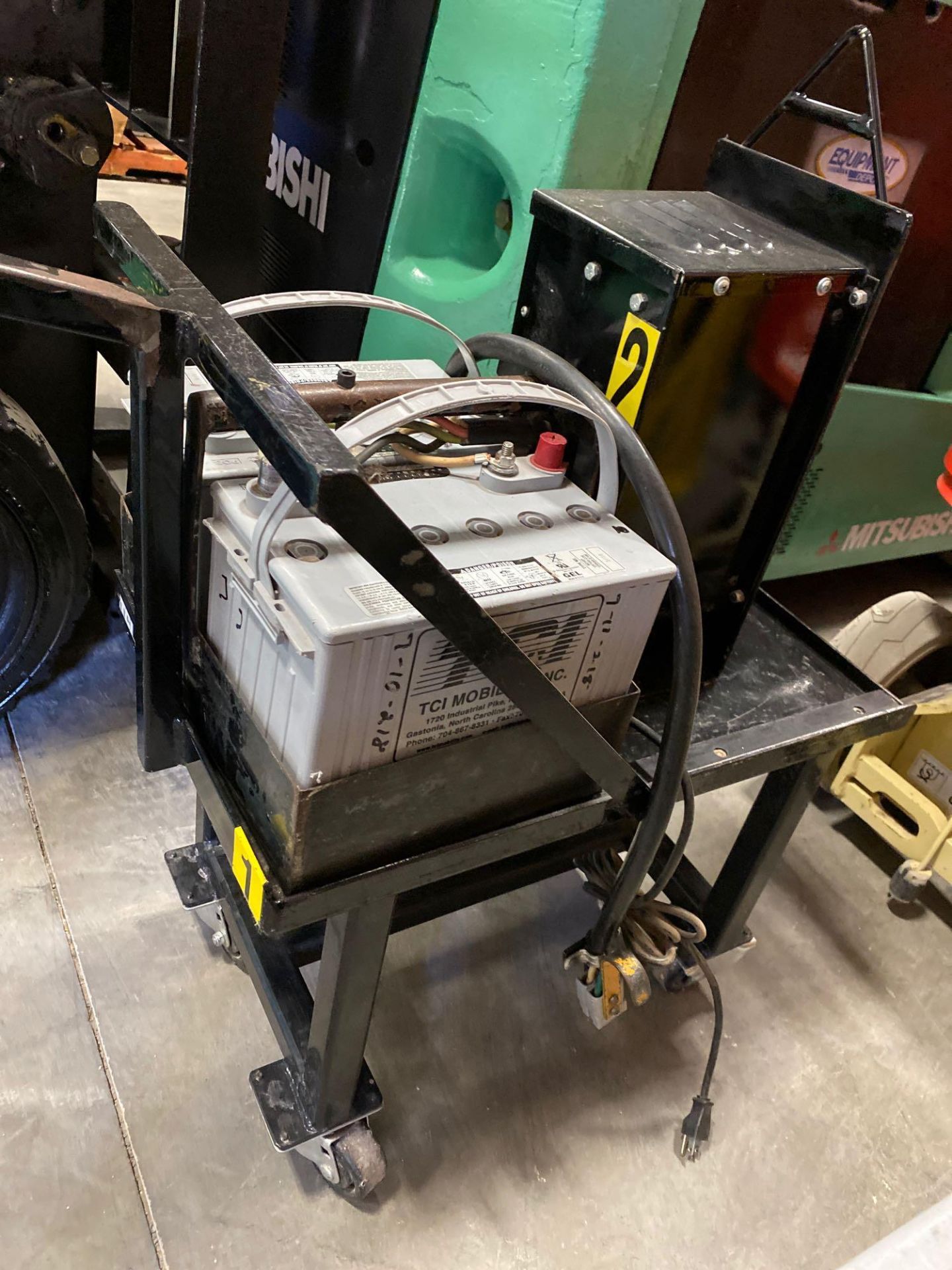 TCI MOBILITY BATTERY CART WITH 2 BATTERIES AND CHARGER - Image 2 of 5