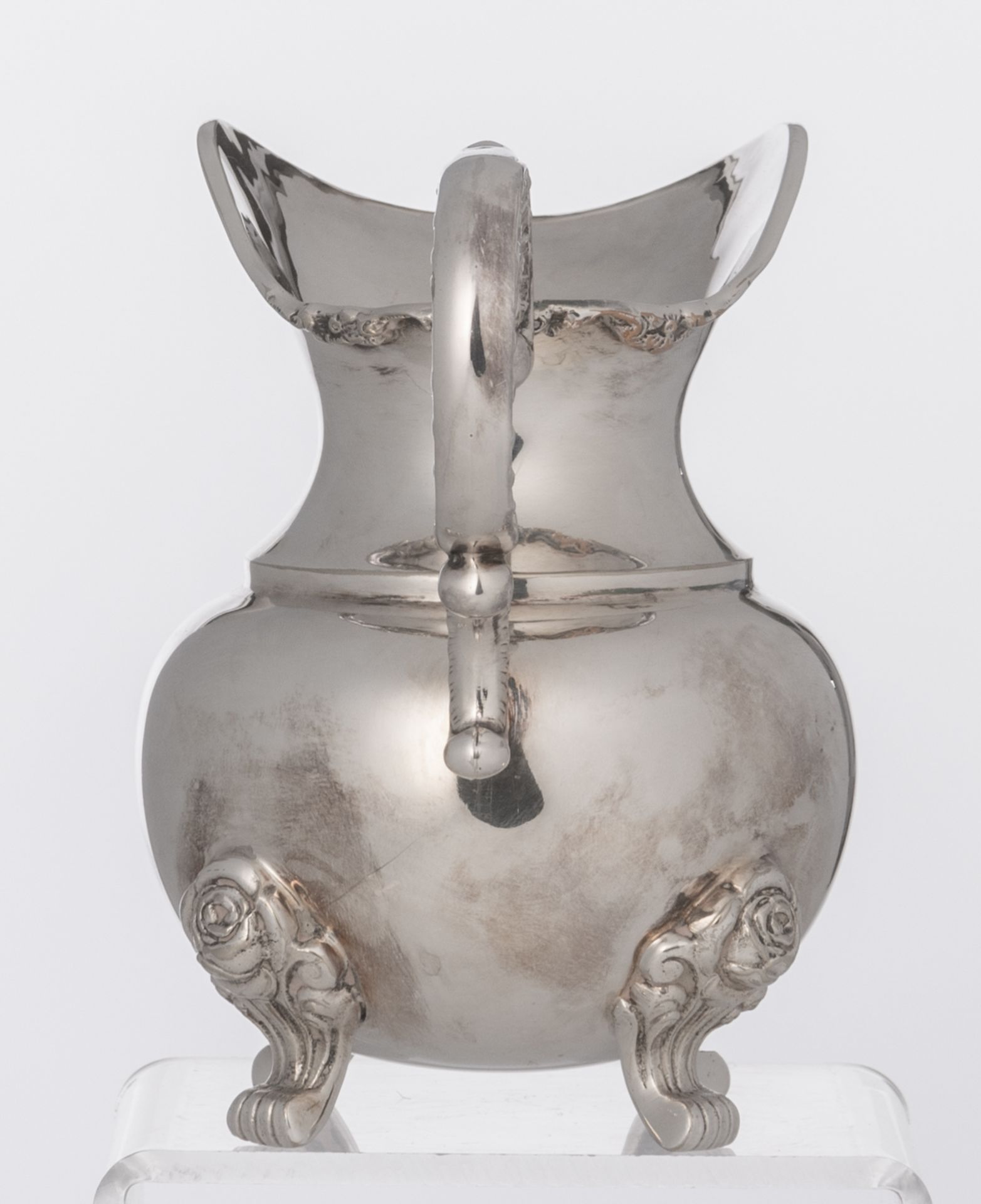 A silver plated five-piece coffee and tea set, decorated with flower-shaped knobs', probably German, - Bild 17 aus 27