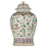 A Chinese famille rose vase and cover, decorated with one hundred antiquities, 19thC, H 43,5 cm