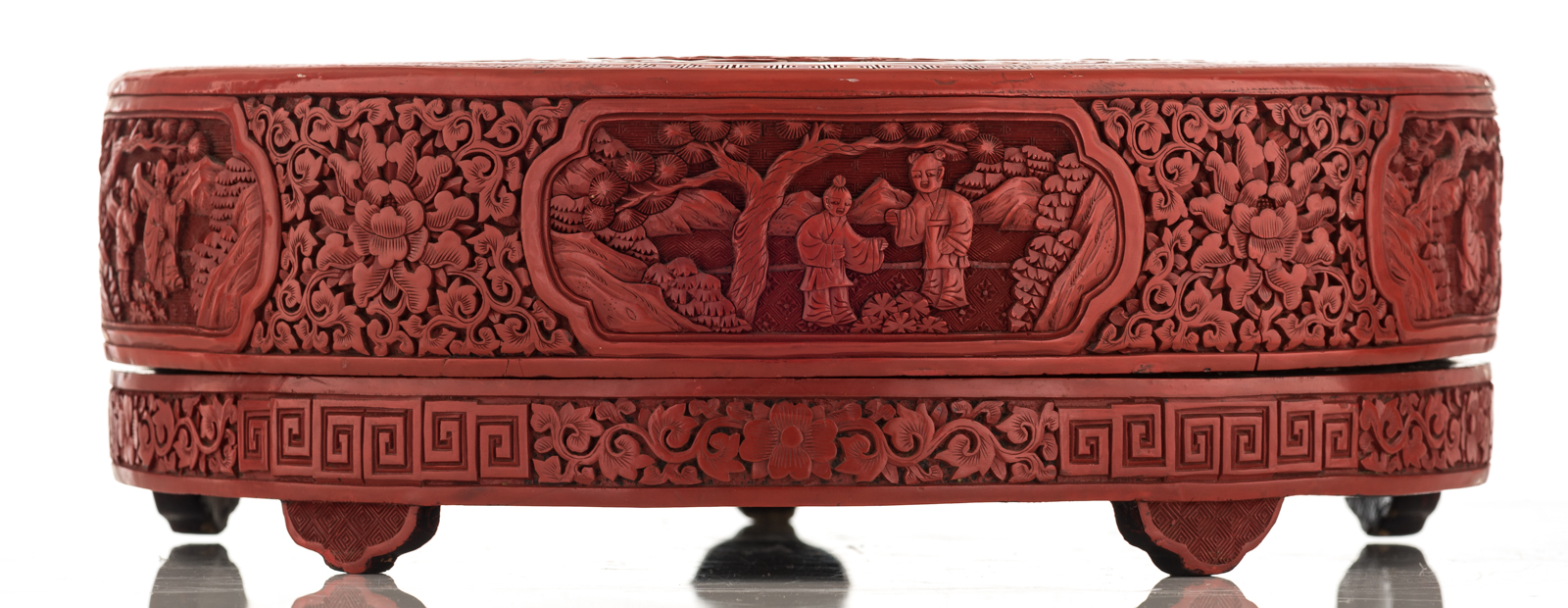 A Chinese Peking cinnabar lacquered sweetmeat box and cover, H 11,5 - ø 32,5 cm - Image 4 of 8