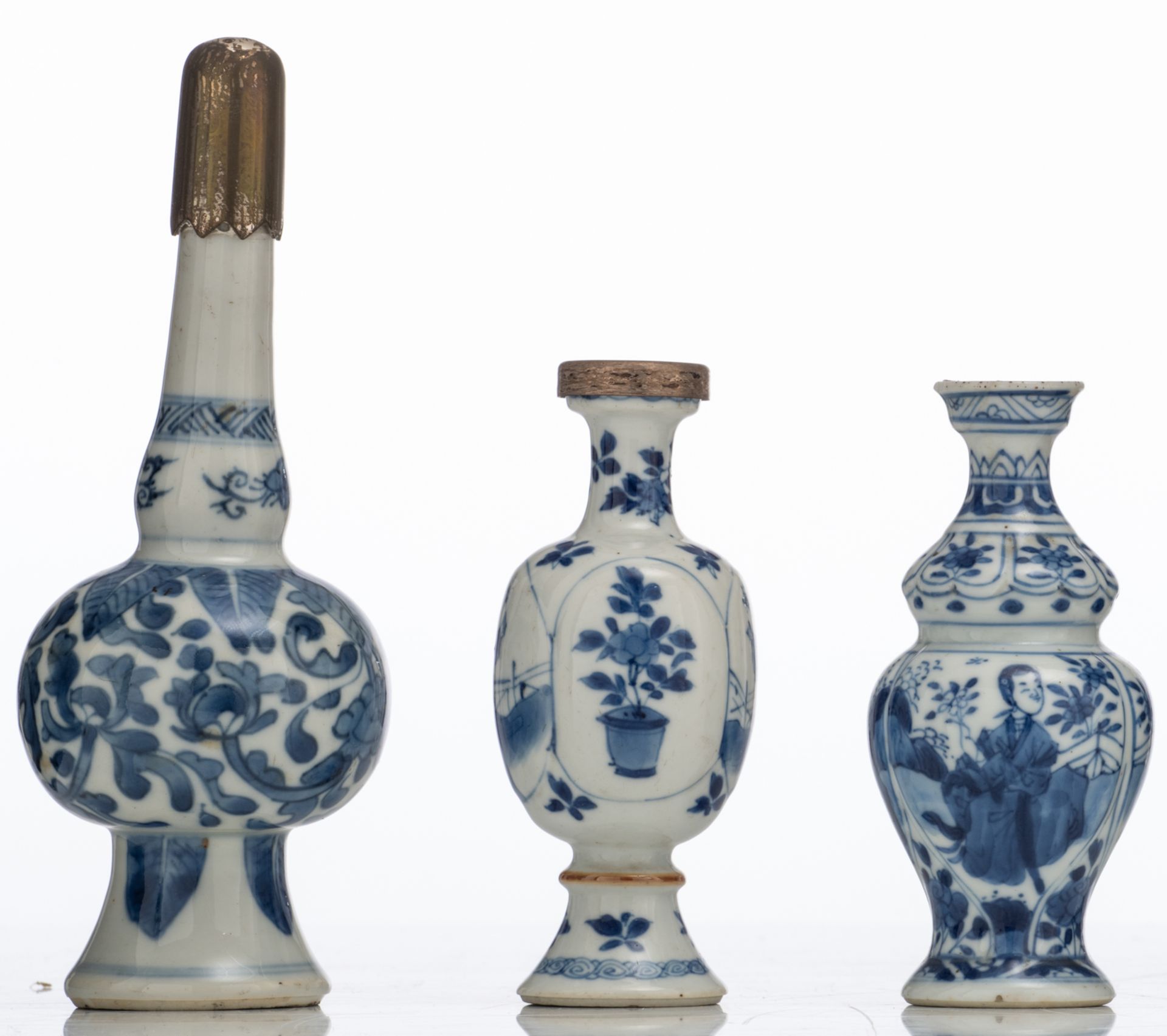 Various Chinese blue and white porcelain, a coffee pot, a sauce boat, a tea caddy, etc.,17th/18thC, - Bild 7 aus 16