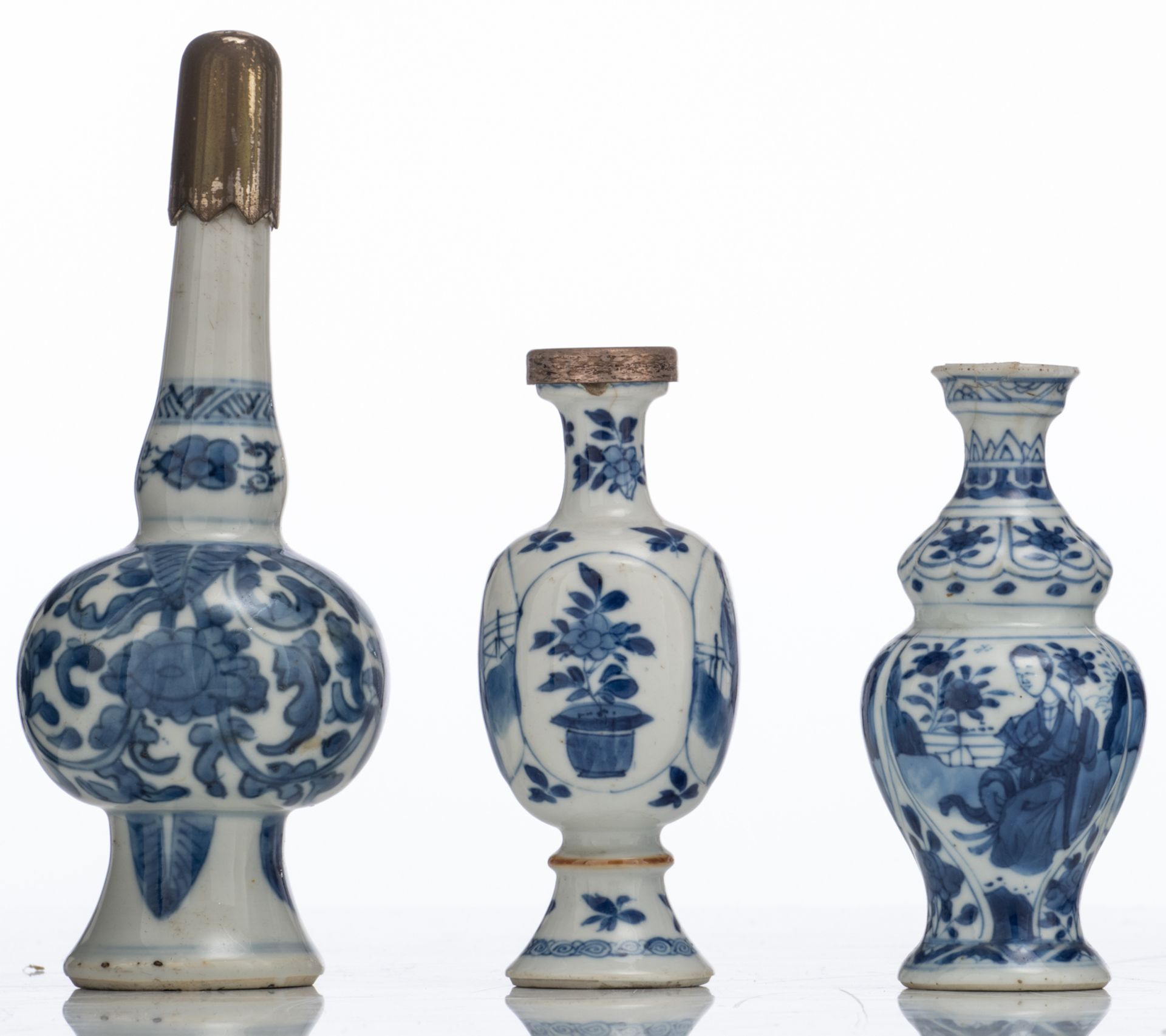 Various Chinese blue and white porcelain, a coffee pot, a sauce boat, a tea caddy, etc.,17th/18thC, - Bild 9 aus 16