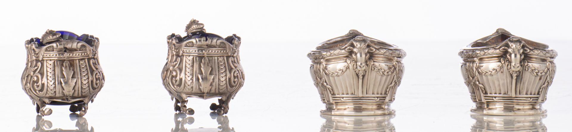 A French silver Rococo Revival sugar pot, a ditto caster and two sifting laddles with monogrammed iv - Bild 9 aus 36