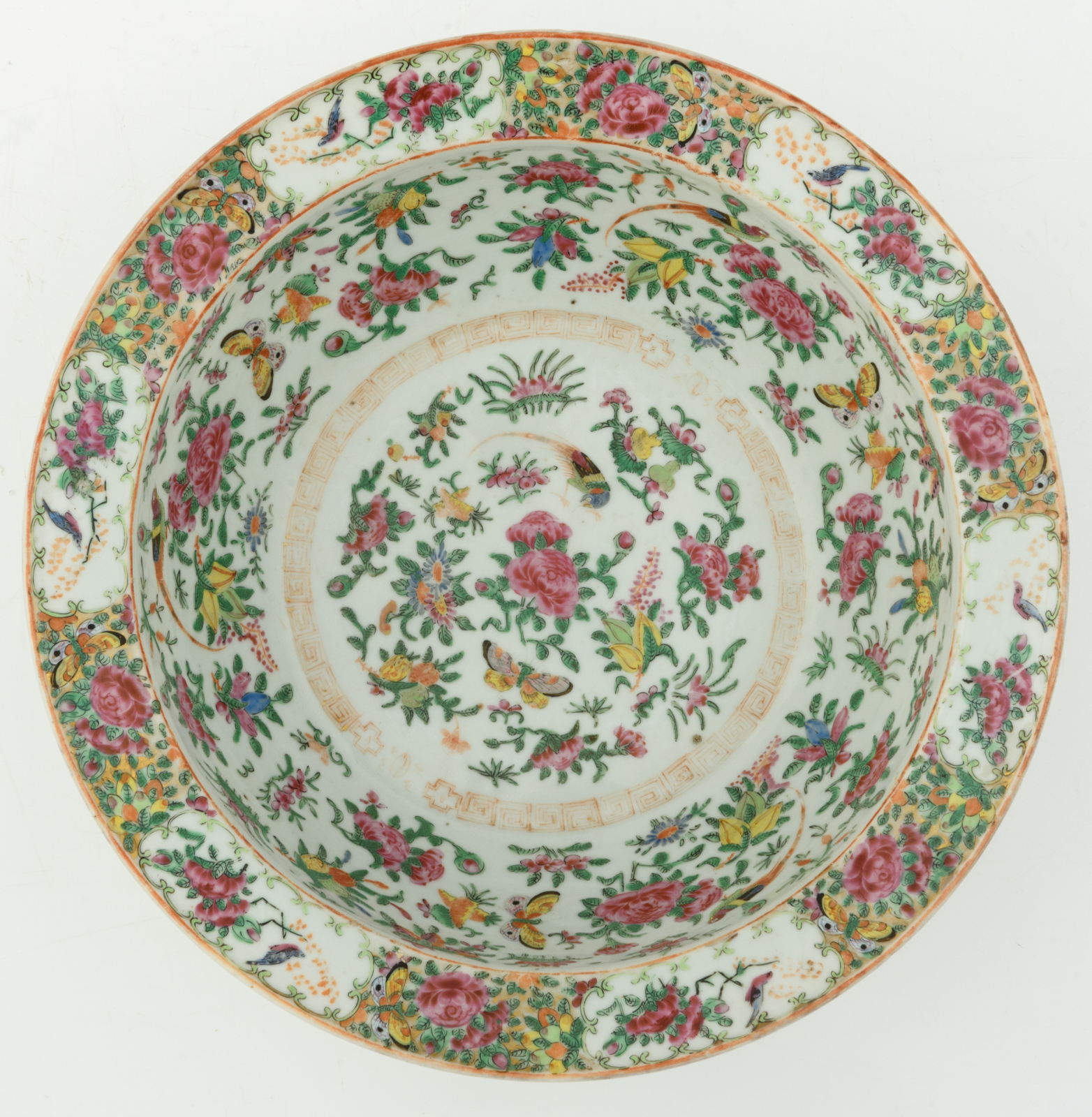 A Chinese famille rose Canton bowl, decorated with flowers, fruits, birds and butterflies, 19thC, H - Image 2 of 7