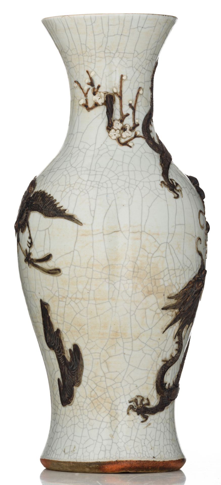 A Chinese relief crackleware vase, decorated with a crane and two dragons, chasing the flaming pearl - Bild 4 aus 7