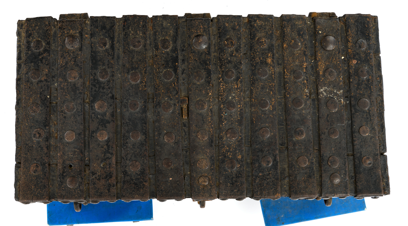 A wrought iron archive chest, 17thC, H 44 - W 100 - D 53 cm - Bild 7 aus 7