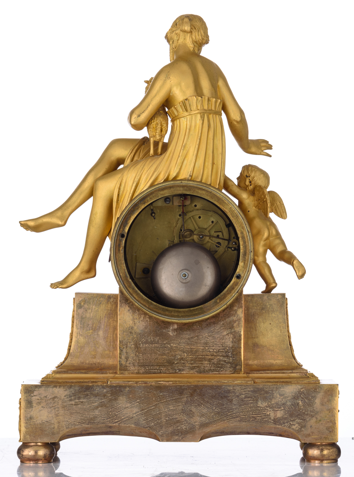 A fine French Empire bronze ormolu mantel clock, with on top an angel reaching a torch to a beauty h - Image 4 of 11