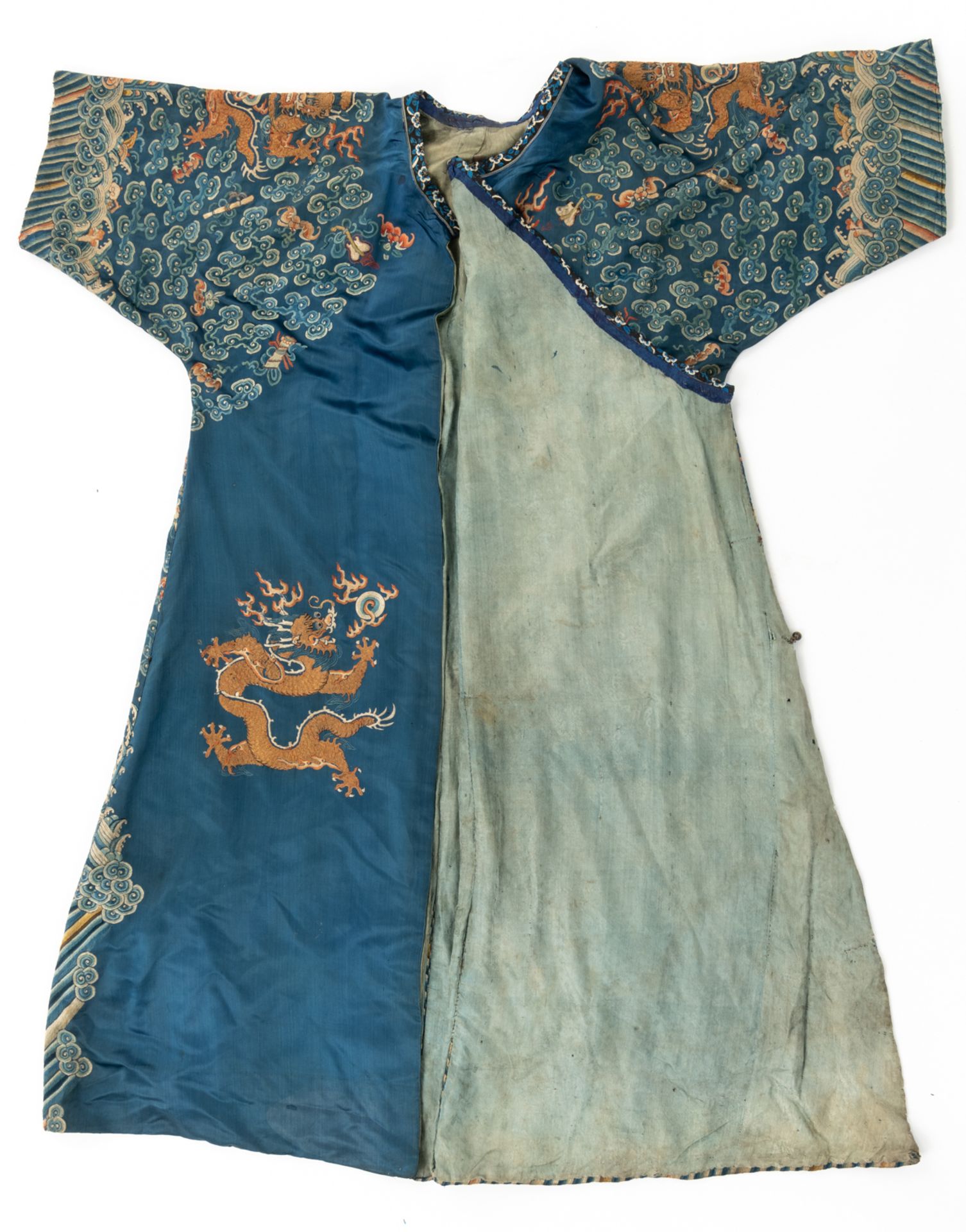 A Chinese embroidered silk robe formerly worn by a spouse of a high dignitary, Qing period, late 19t - Image 2 of 3