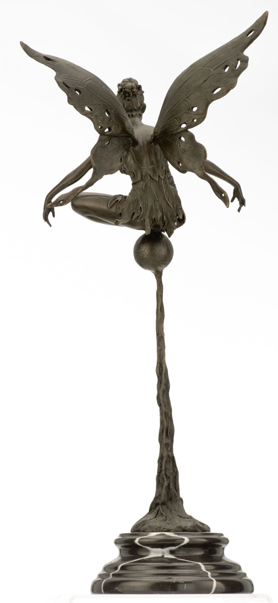 Cesare, a fairy, patinated bronze on a Gris des Ardennes marble base, H 58,5 cm - Image 4 of 5