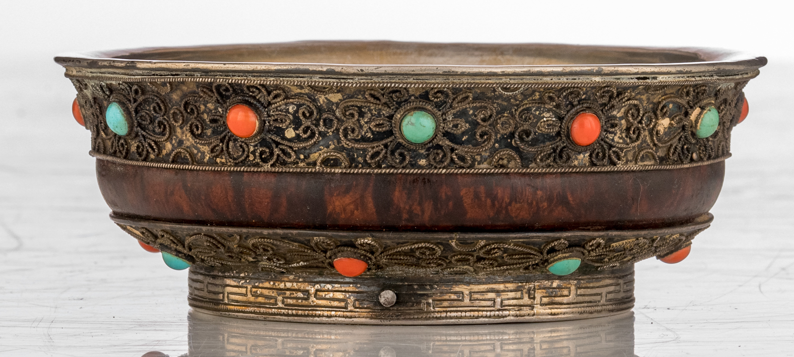 A Sino-Tibetan silver and wooden tsampa bowl, inlaid with coral and turquoise stones, the bottom rim - Image 3 of 7