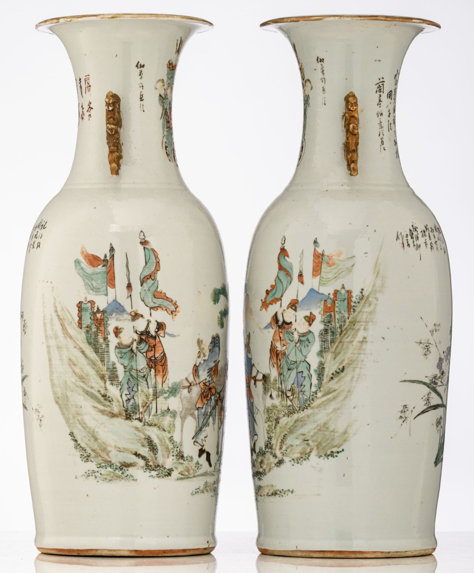 A pair of Chinese polychrome vases, all-over decorated with flowers, texts and Immortals in a landsc - Bild 2 aus 6
