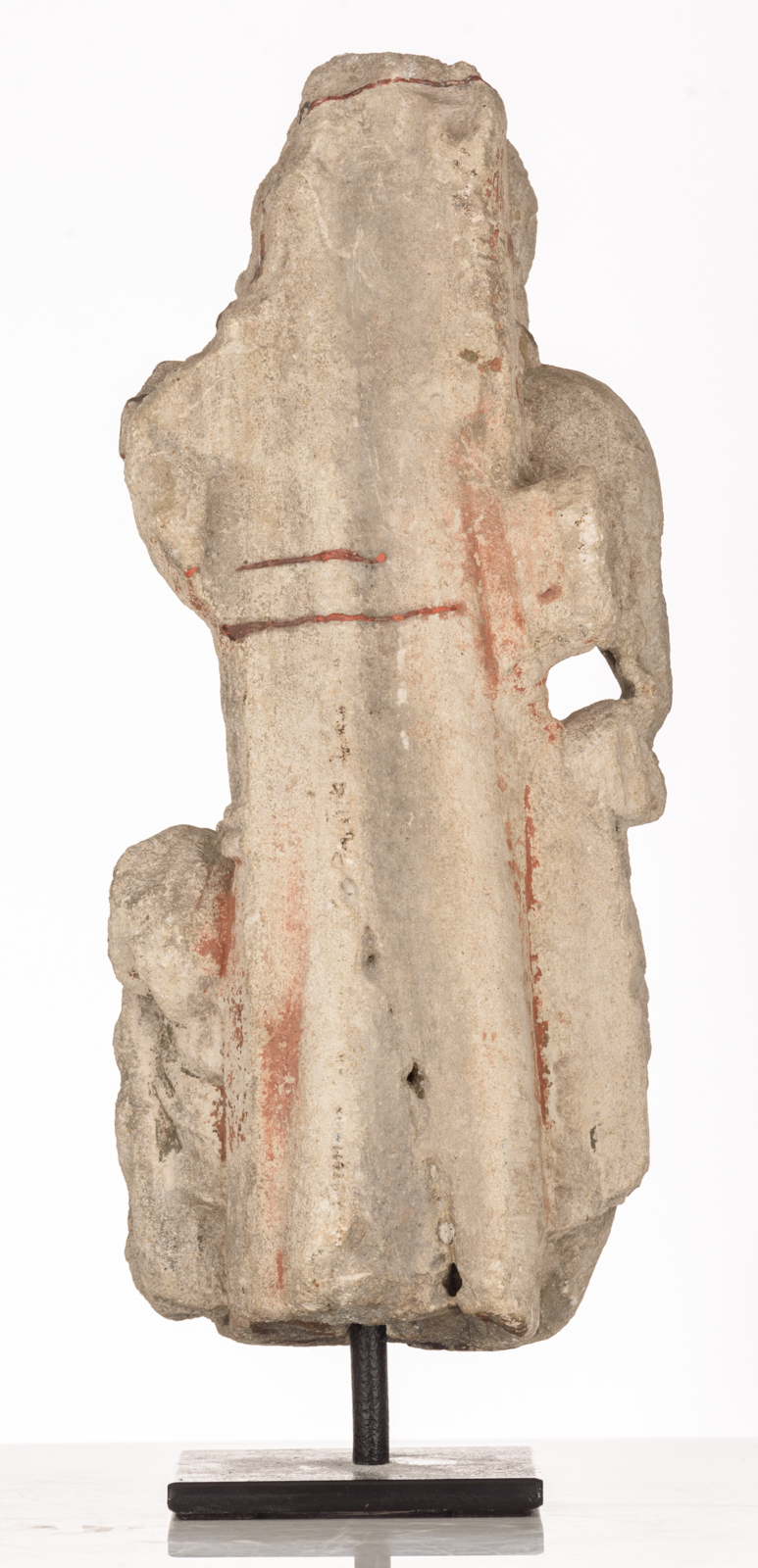 A standing sandstone figure (torso) of Saint Sebastian, early 15thC, Burgundy, H 43cm - Image 4 of 5