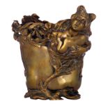 A polished bronze Art Nouveau relief decorated vase, marked 'Paris, Louchet ciseleur', H 17,5 - ø 21