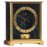 A gilt brass Atmos clock by Jaeger-Lecoultre, Swiss, H 21,8 - W 17,7 - D 11 cm