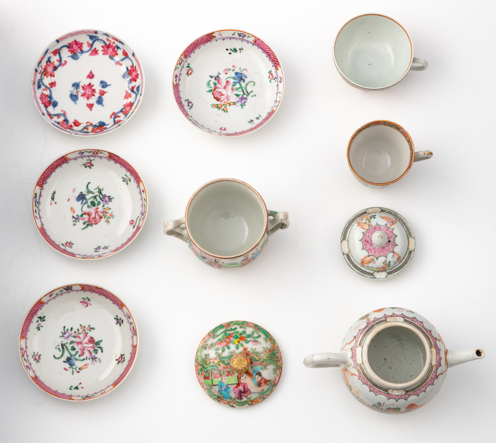 Various famille rose, blue and white, polychrome and Imari cups and saucers, two teapots and covers, - Image 20 of 25